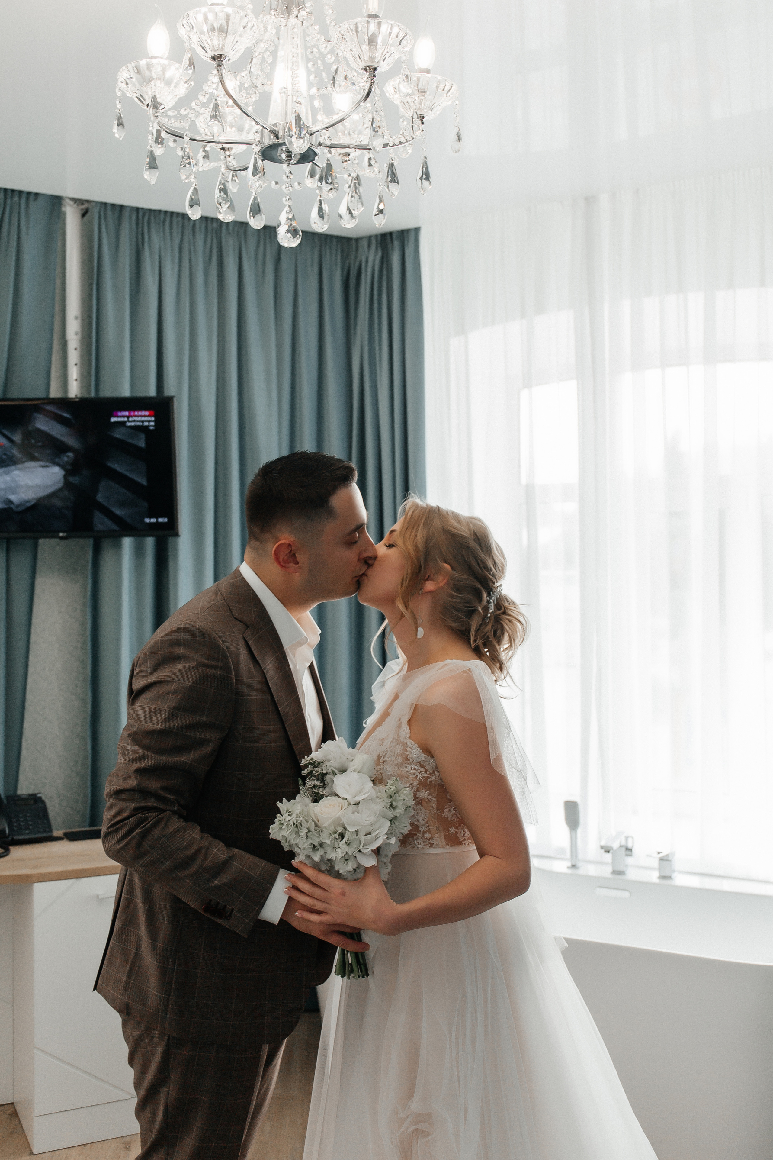 Свадебная фотосессия в отеле и вечеринка на теплоходе. Фото Радости. Свадебный и семейный фотограф в Москве Юлия Самойлова