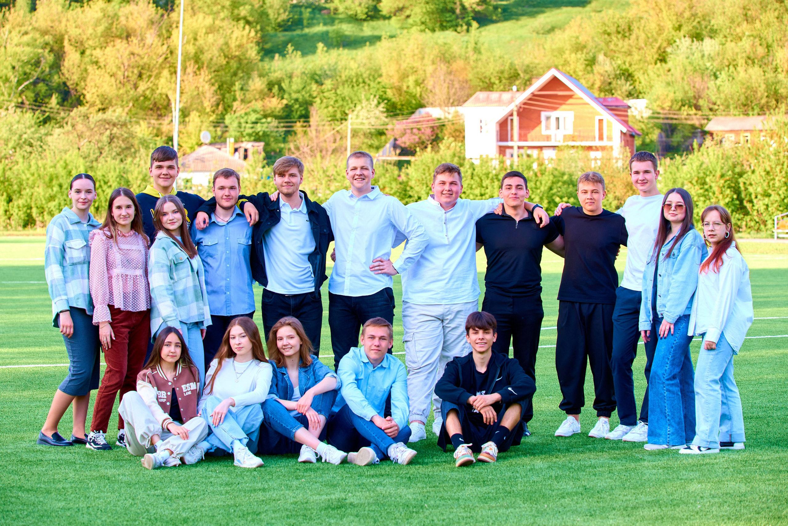 Весна 2023 в парке. 11 класс. Childrenfoto.ru