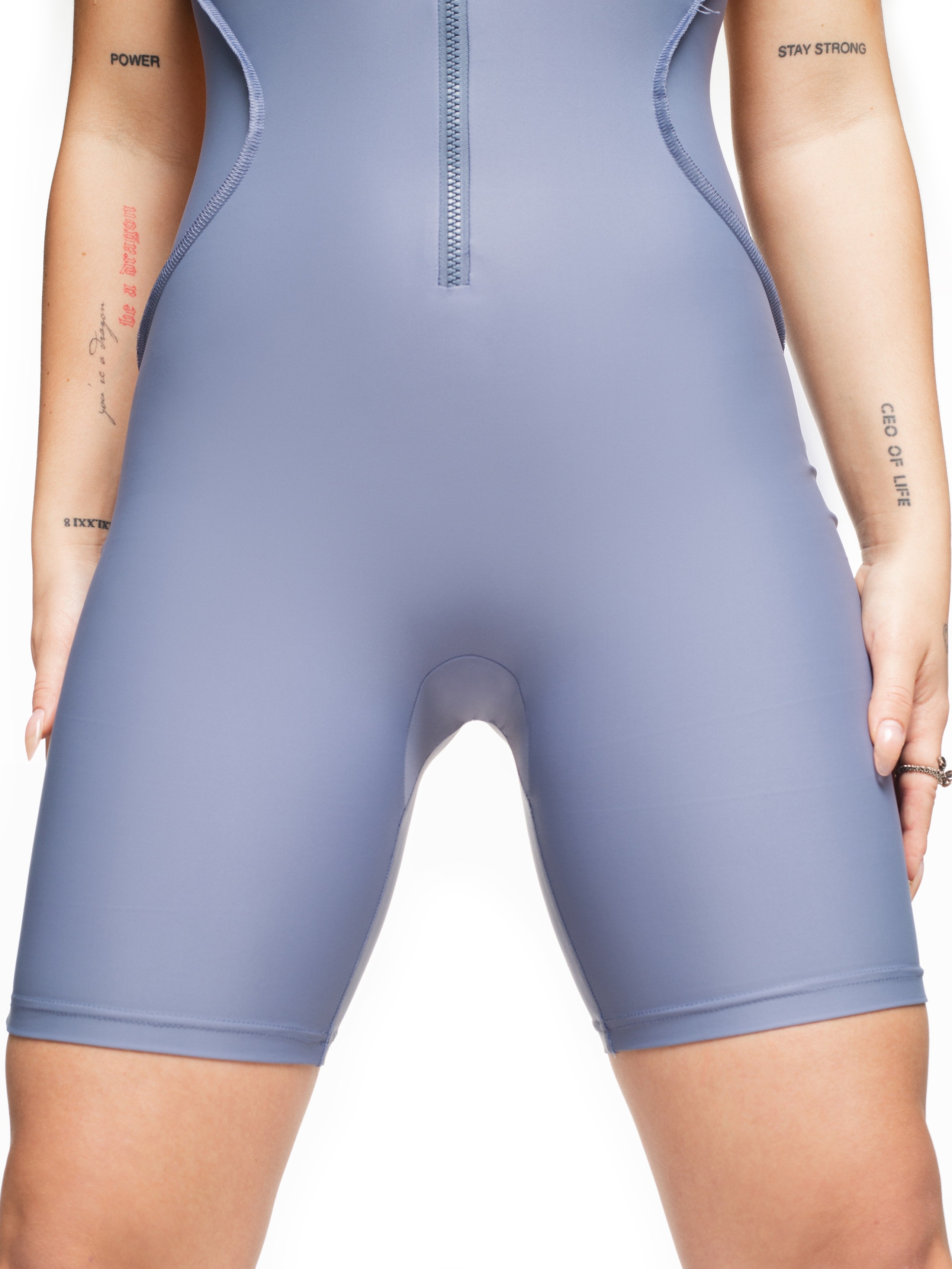 КАТАЛОГ | белый фон. RUNA production — стильные съемки для брендов