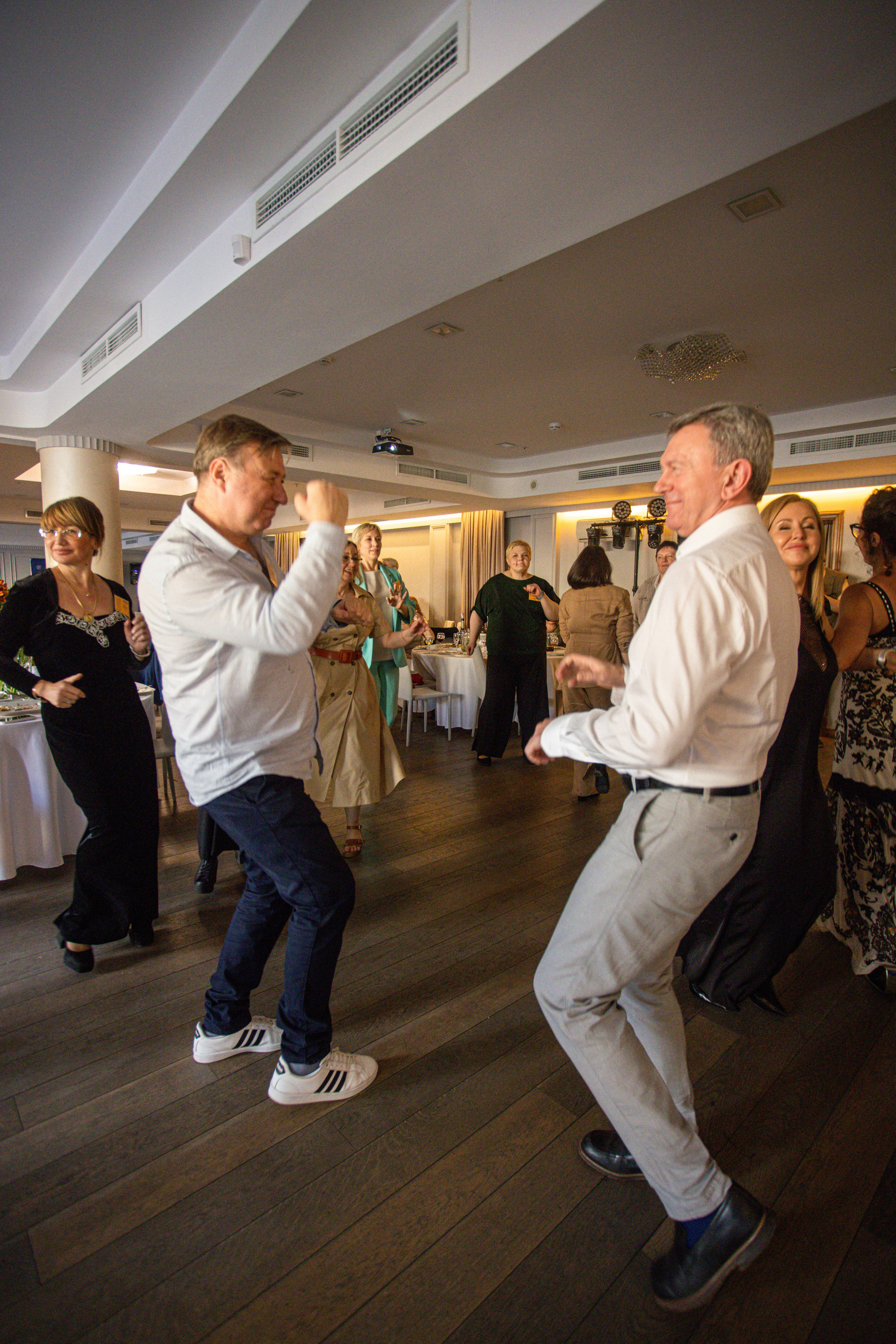 Встреча выпускников. Стоматологи СПб. Семейный фотограф в Вышнем Волочке — Ульяна Иванова | Фотосессии для всей семьи