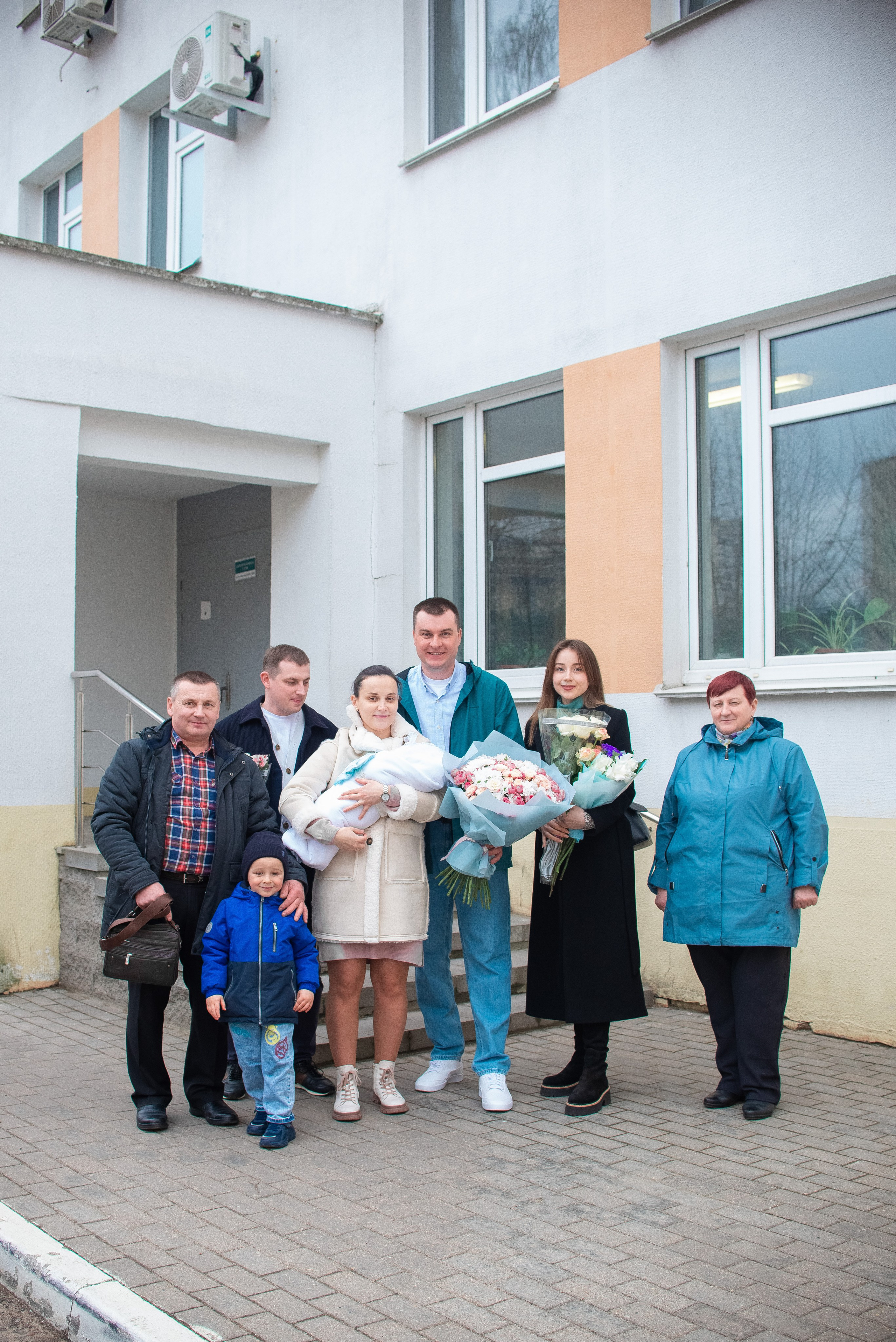 Выписка Илоны 1РД. Семейный фотограф на выписку из роддома и крещение Минск Настя Гришук