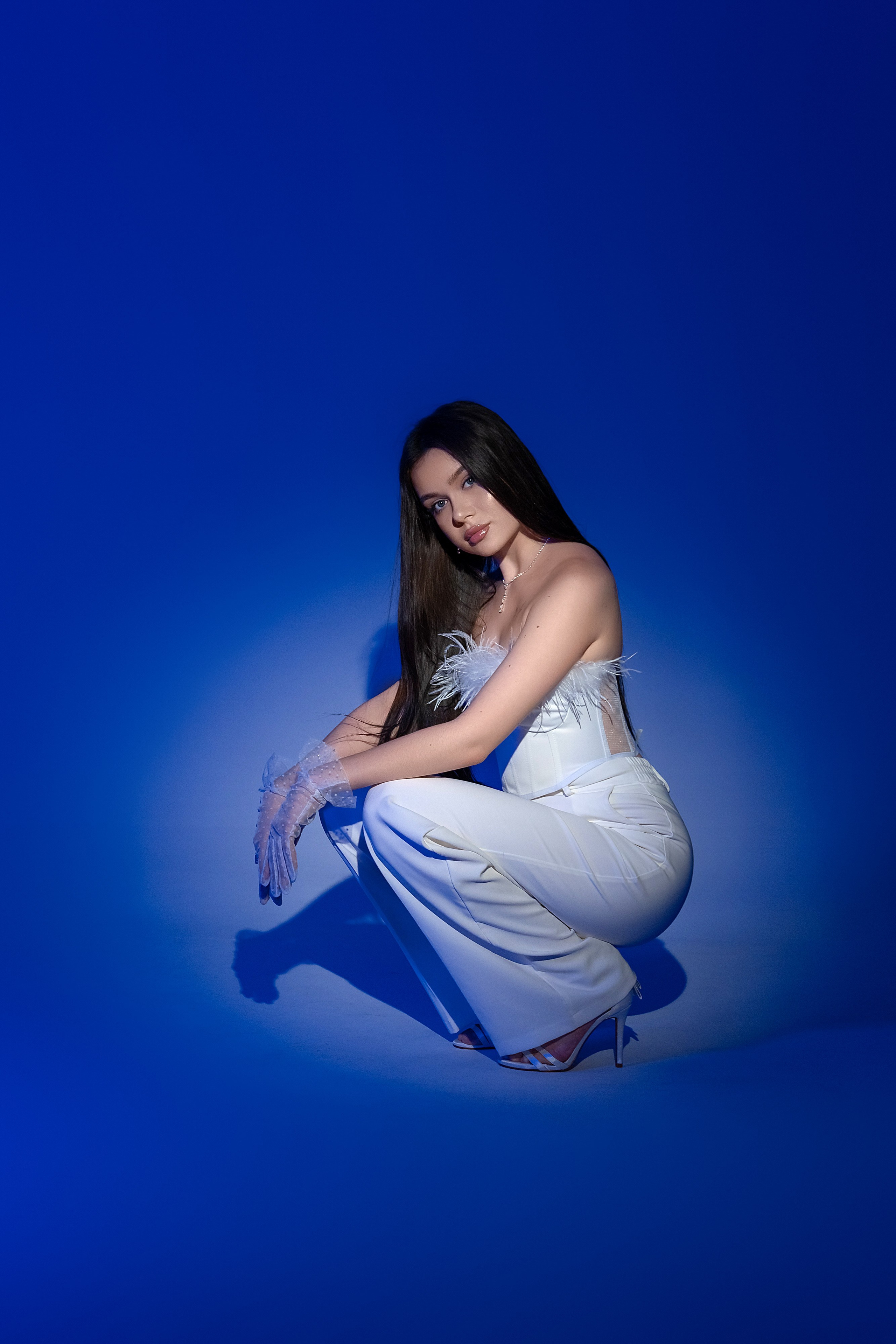 индивидуальная фотосессия женская фотосъемка студийная фотосессия минимализм фотостудия Армавир циклорама