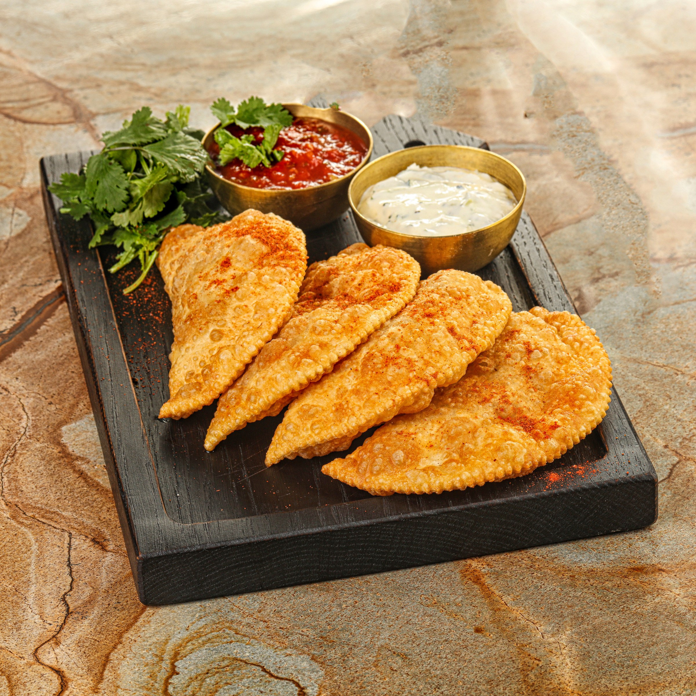 Фотосъемка бургеров и гамбургеров. Заказ по тел.: +7 (906) 006-90-22. Фуд-фотограф Андрей Старостин — съемка еды в Москве. 9000 руб. в час