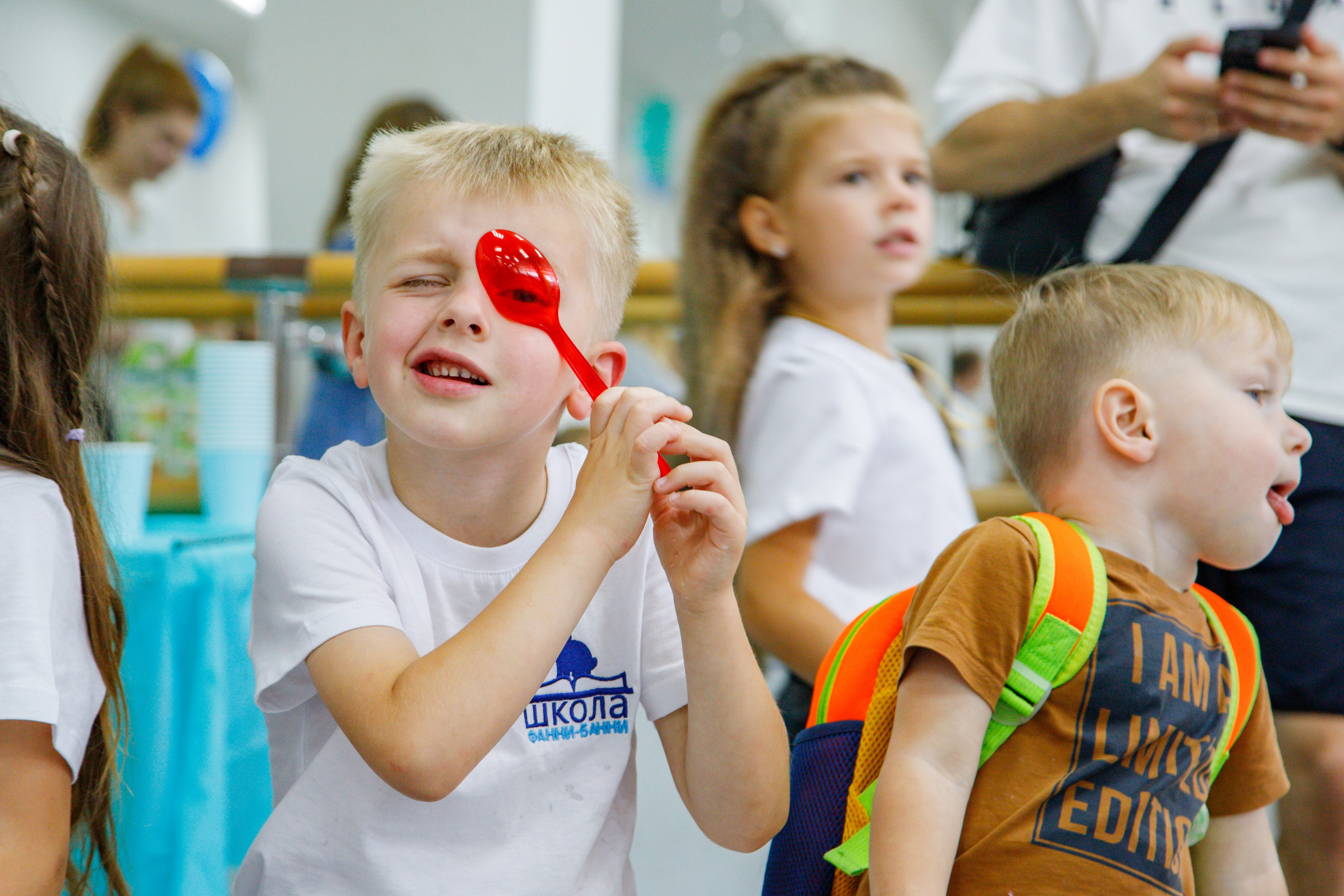 Репортажная съемка праздника знаний в школе. Семейный и школьный фотограф в Москве Анна Ткач