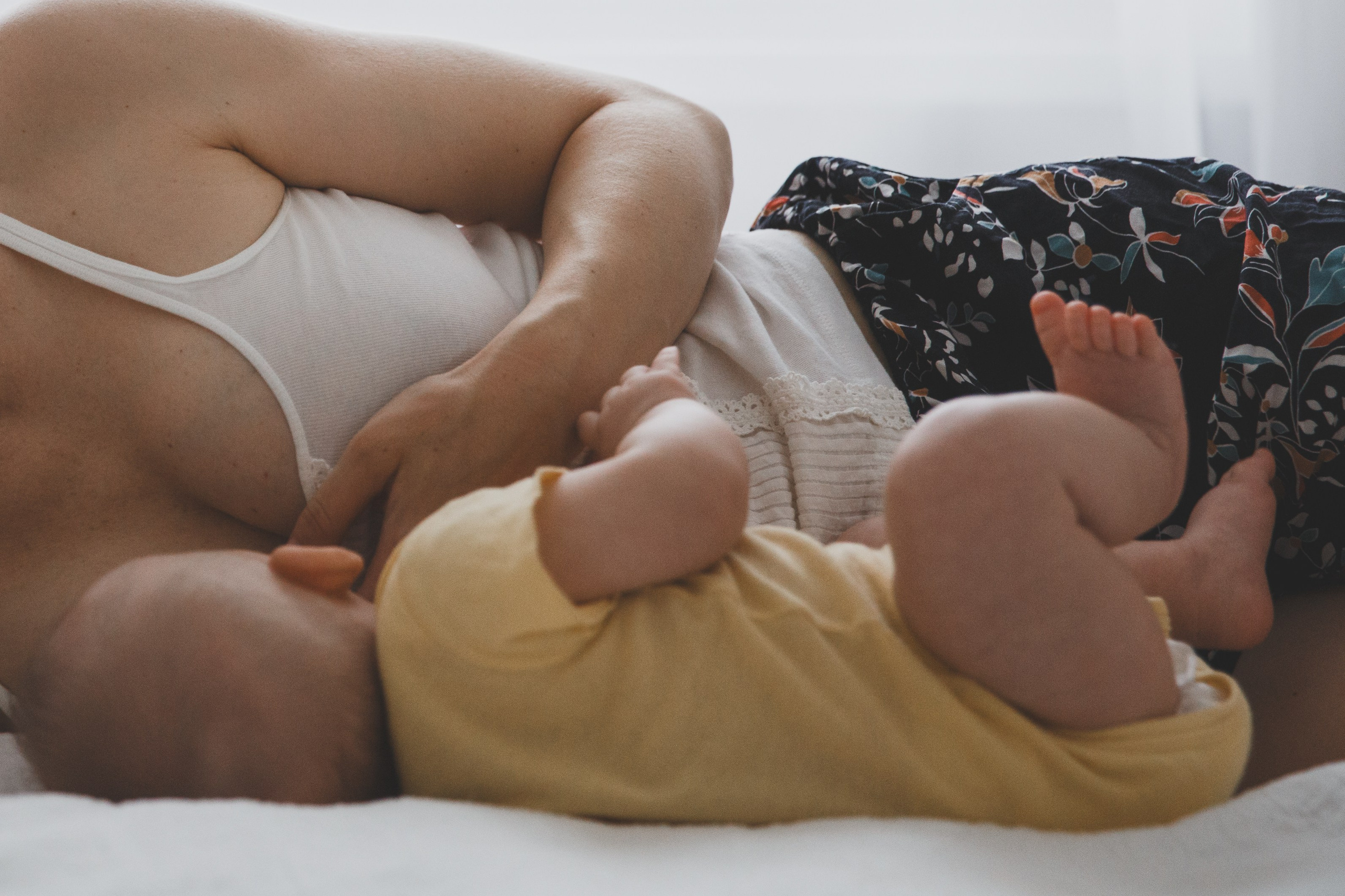 Домашняя фотосъемка грудного кормления. Семейный и школьный фотограф в Москве Анна Ткач