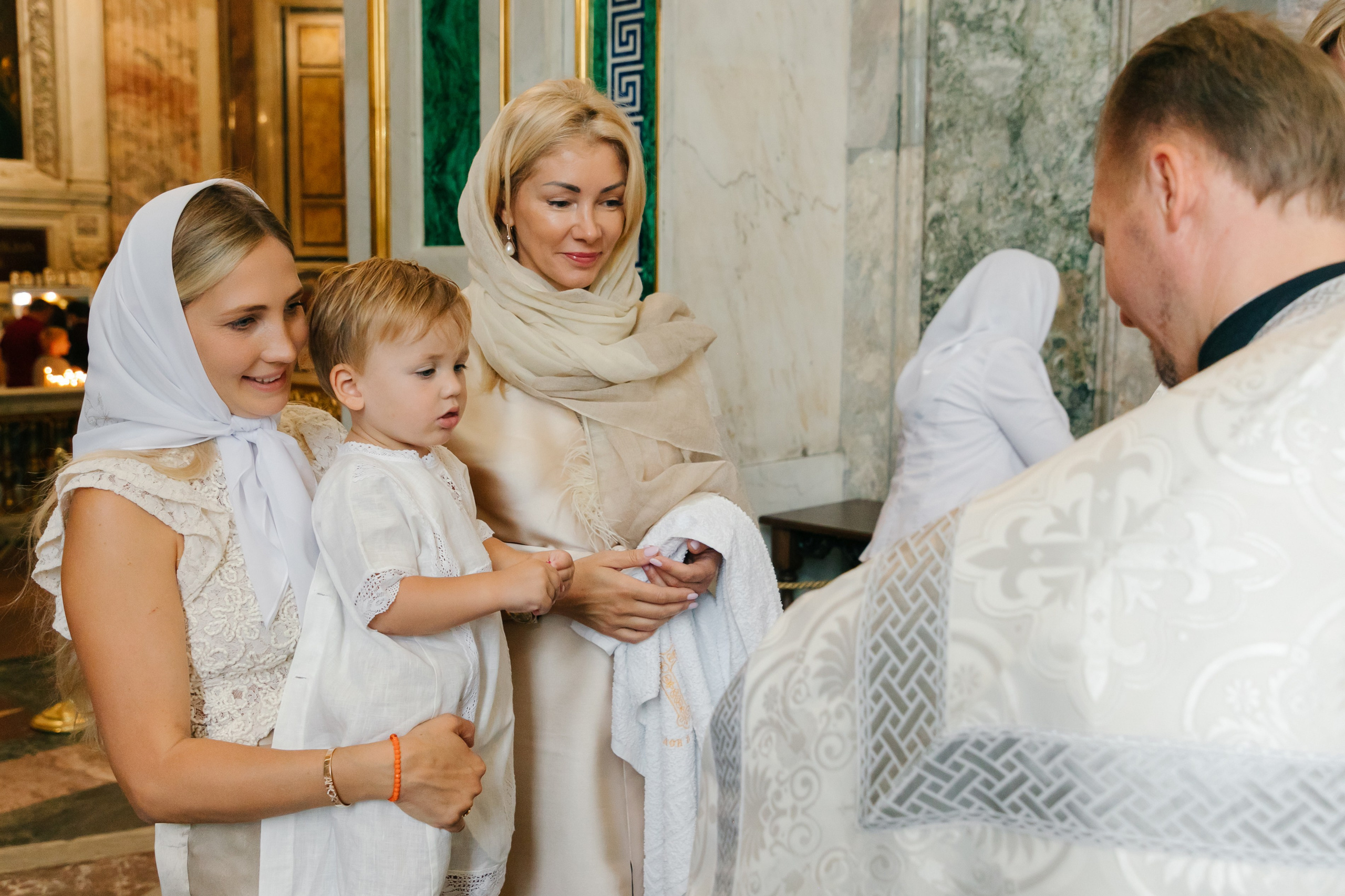 Крещение ребенка в Исаакиевском соборе СПб, крещение в церкви цена, крещение ребенка цена в спб невский район, можно крестить в исаакий, крещение в исаакиевском соборе санкт-петербурга 2023, как и где покрестить ребенка в спб, как записаться на крестины ребенка в исаакиевском соборе, фотограф на