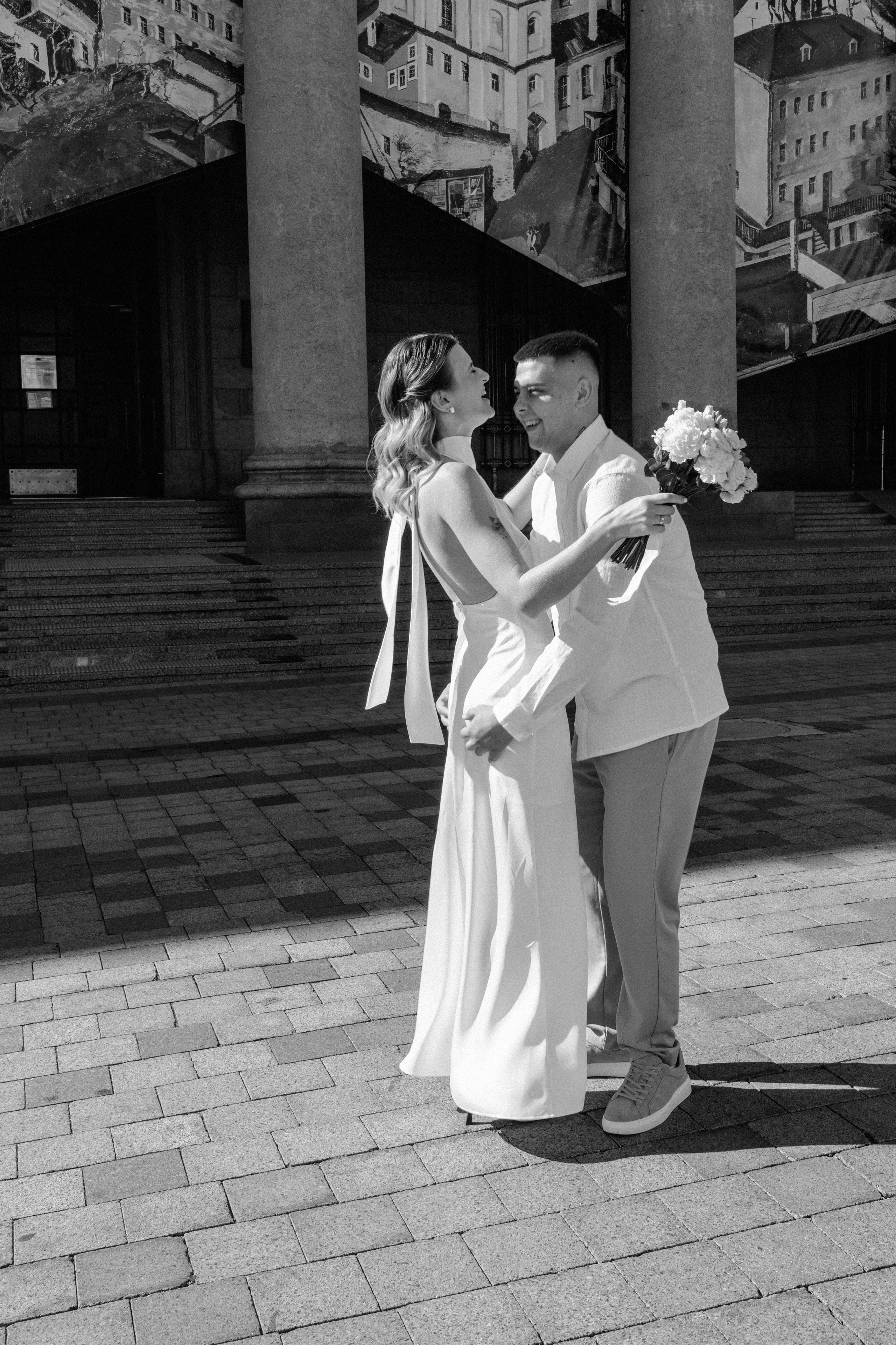 Любовь в одном знаменитом подъезде Минска. Ваш семейный фотограф в Минске — Вика Трегубова