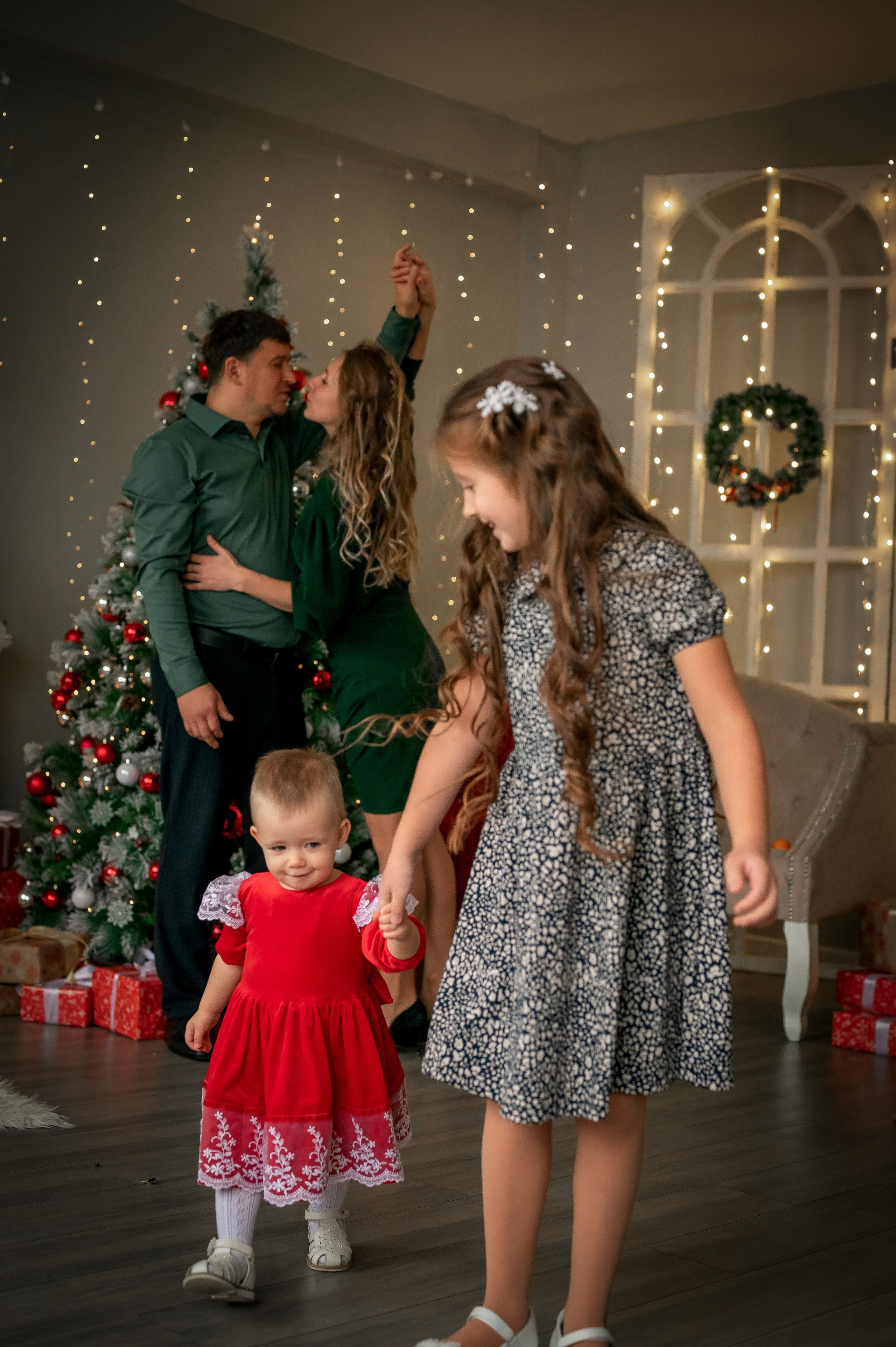 Новый год в студии. Фотограф новорождённых, семейный, школьный в городе Калуге Евгения