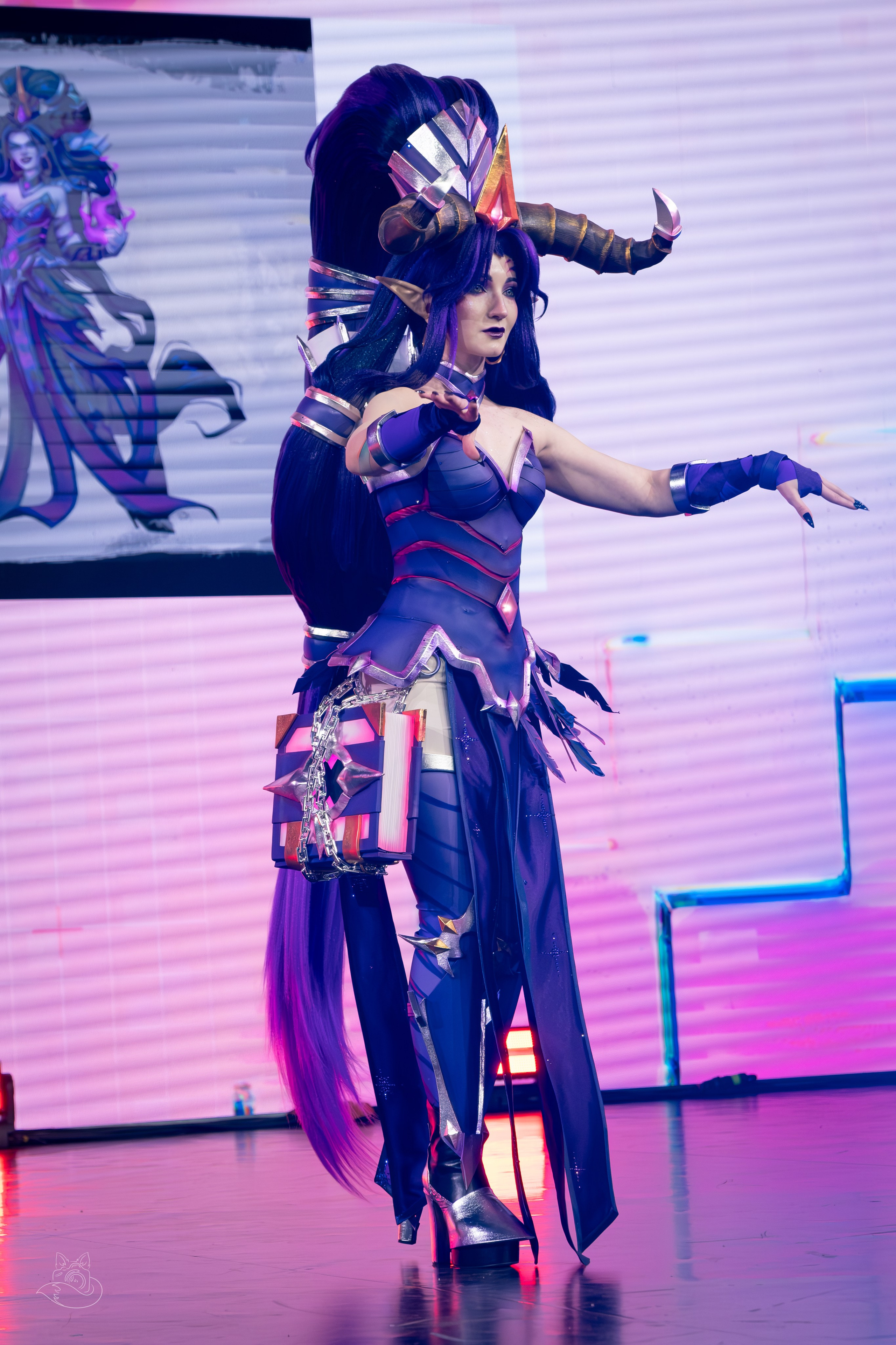 Сцена РЭД ЭКСПО 2024. Косплей фотограф