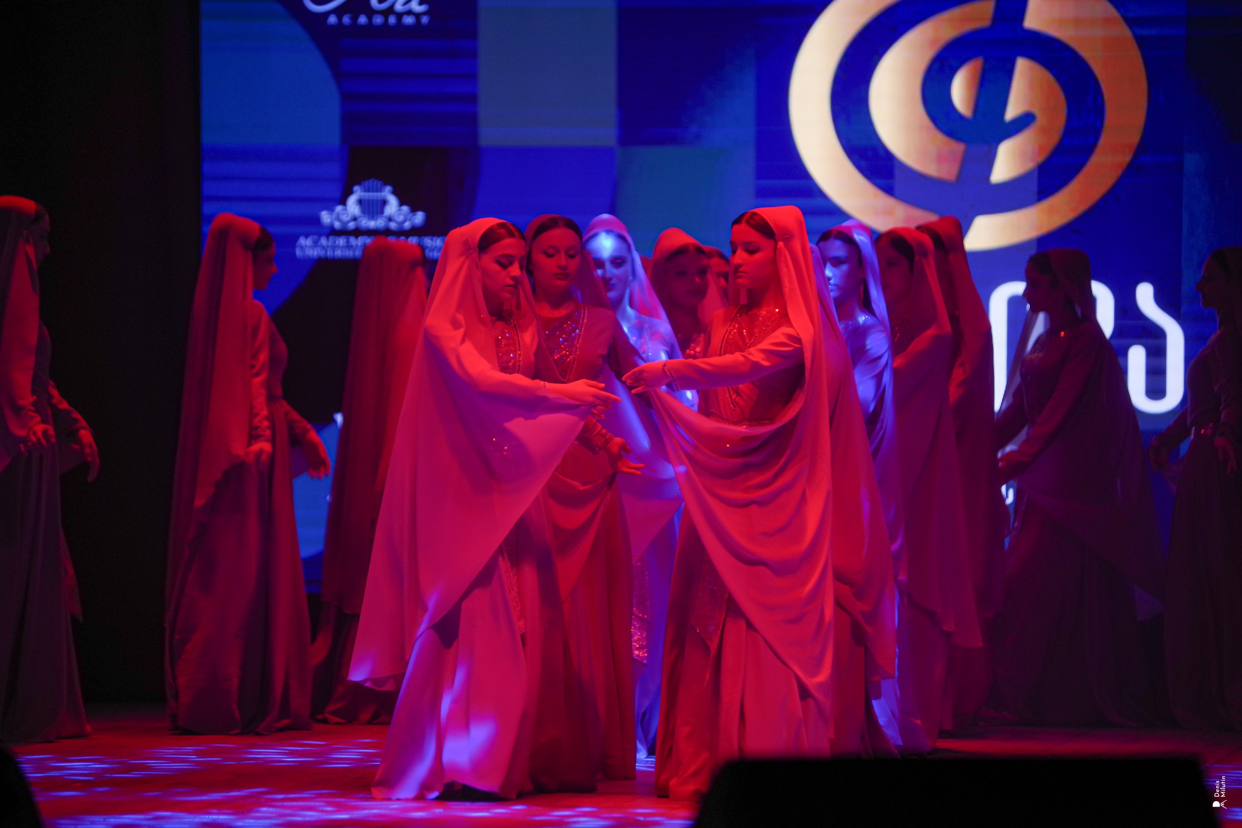 Танцы в Хоби. Портретный фотограф Денис Милютин