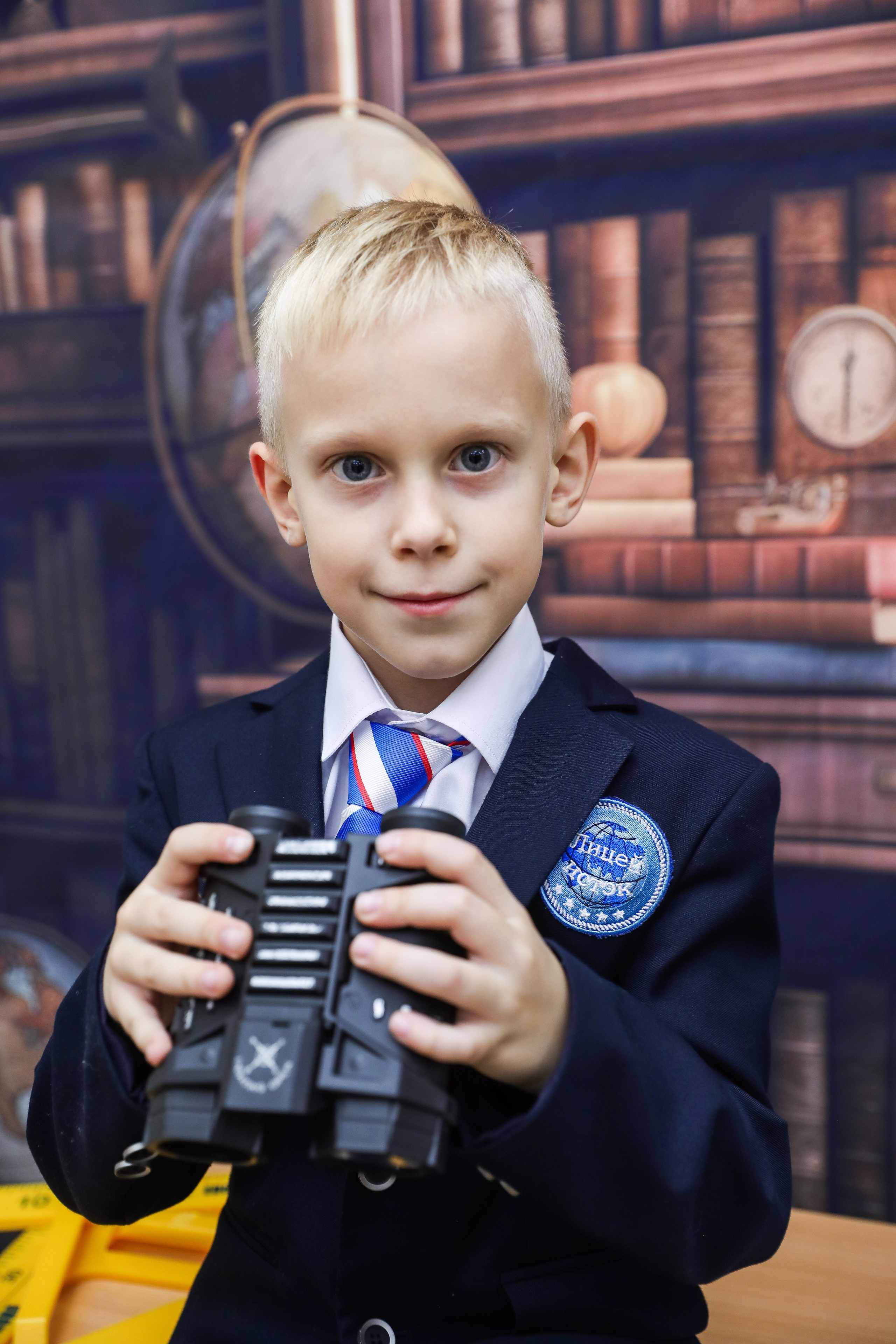 ЛИЦЕЙ ИСТЭК. Photographer Viktoriya Markushina «My world throug»