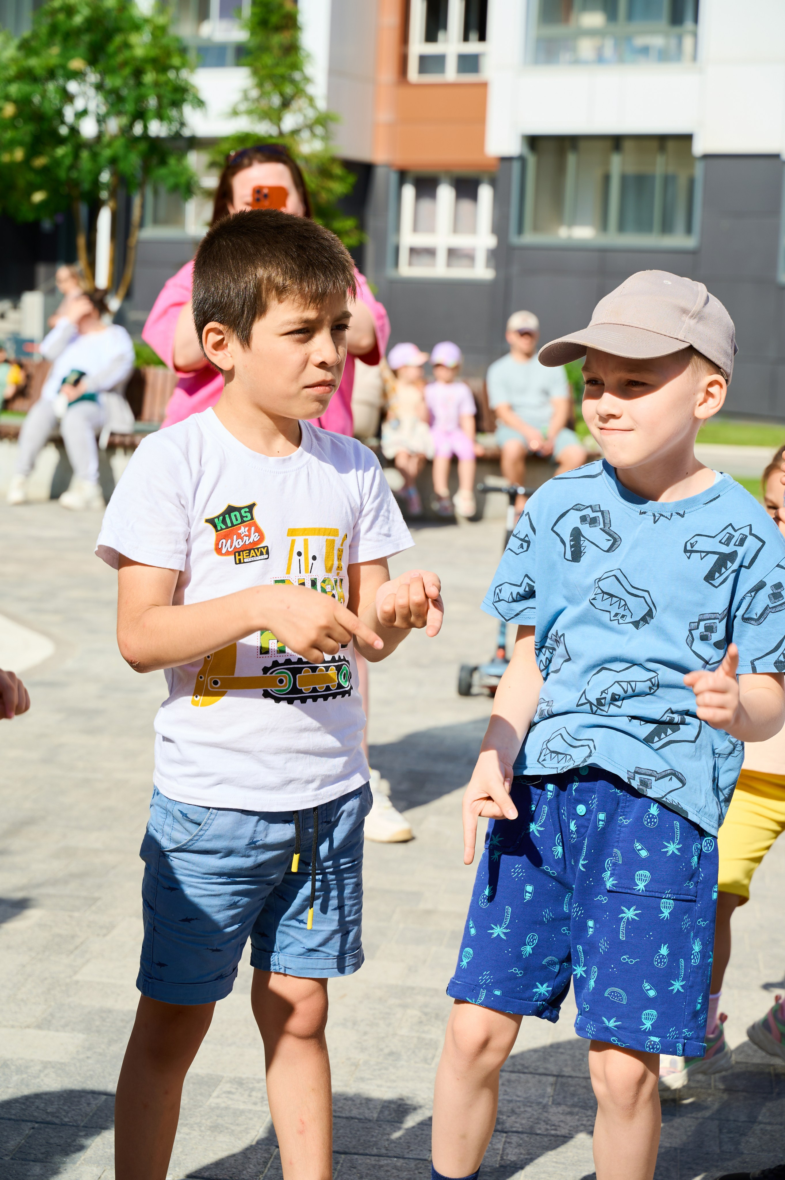 1 июня ЖК Галактика. Фотограф Универсал в Новосибирске