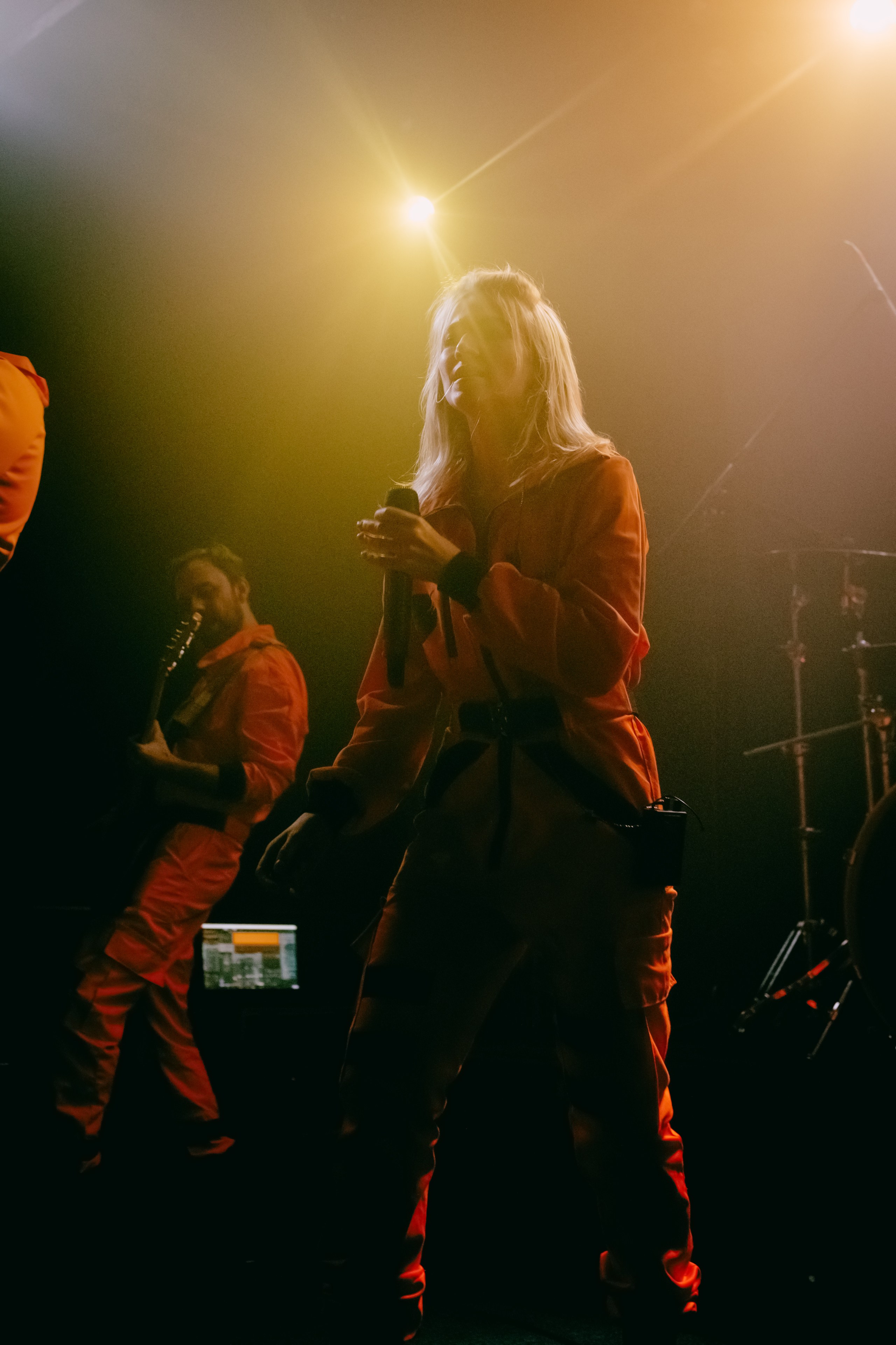 ПОСЛЕДНИЙ ПИОНЕР. Фотограф Елена Богачева (lenalena_na_na_na)