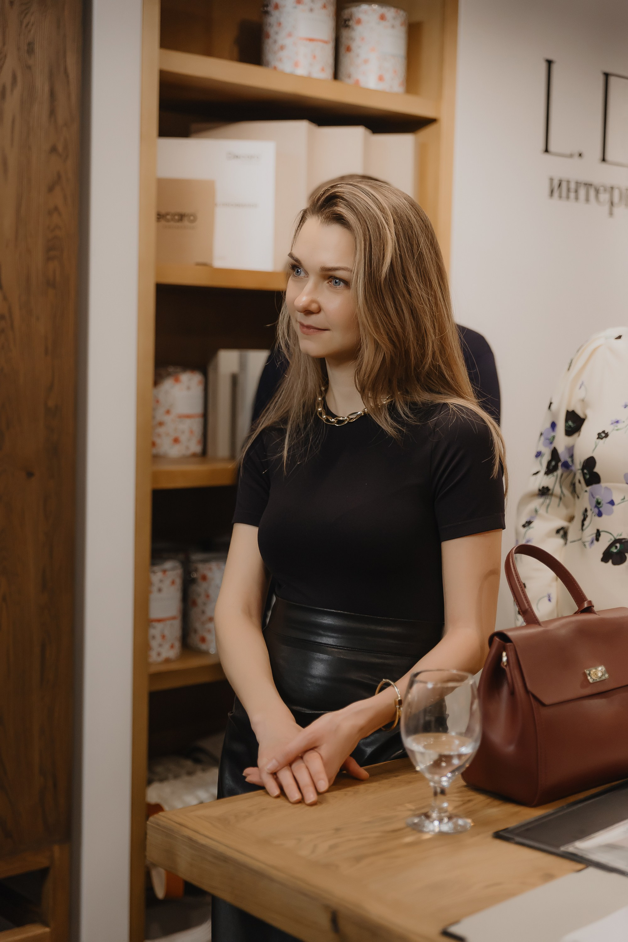 Открытие нового пространства интерьерного салона L. DECO в феврале 2025. L. Deco интерьерный салон. Краски/обои/лепной декор