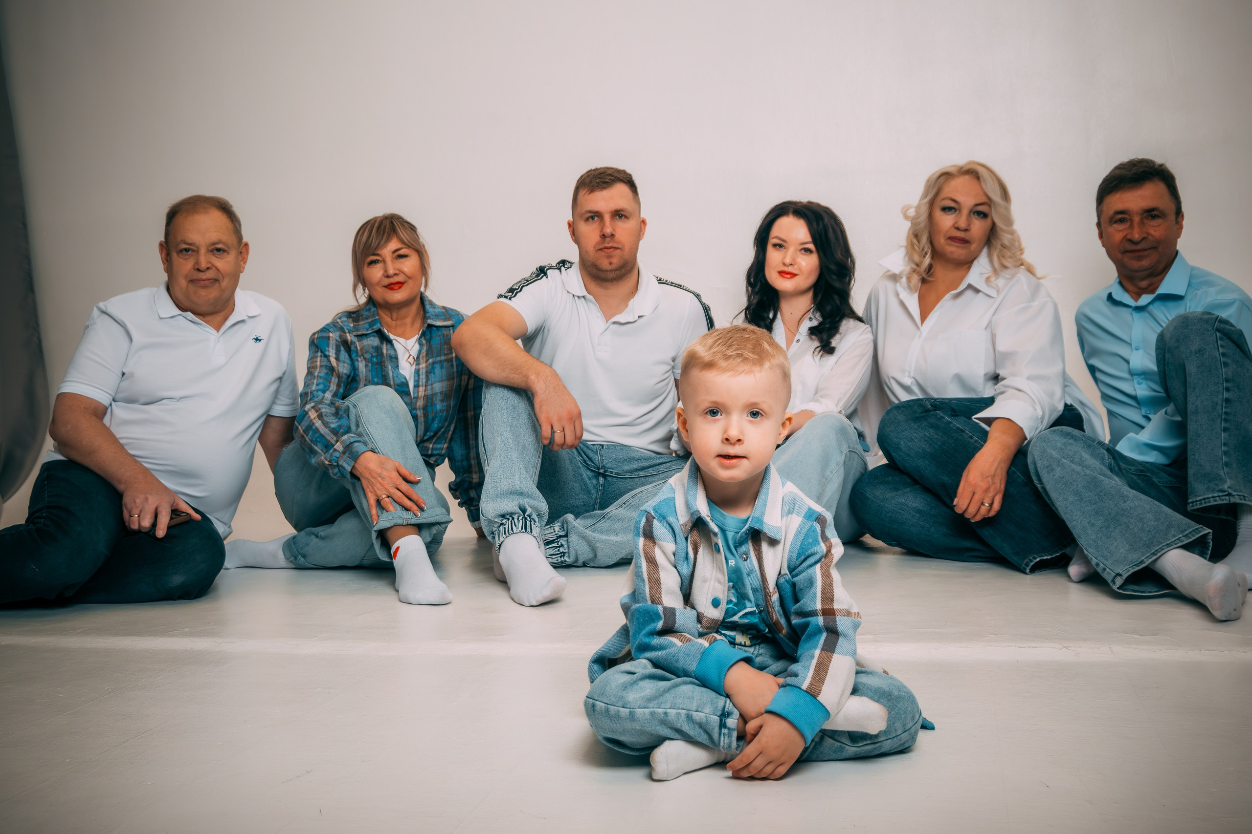 Семьи в студии. Фотограф в Оренбурге Маша Карабиневич