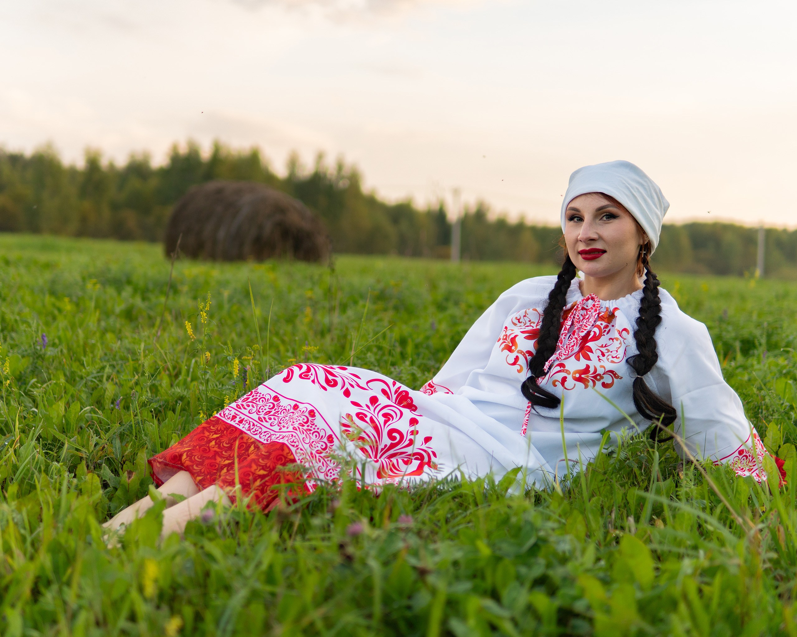 Тематическая \ Творческая \ Фотосъёмка в славянском наряде: Татьяна — гармония традиций и природы. Hannanovmoments