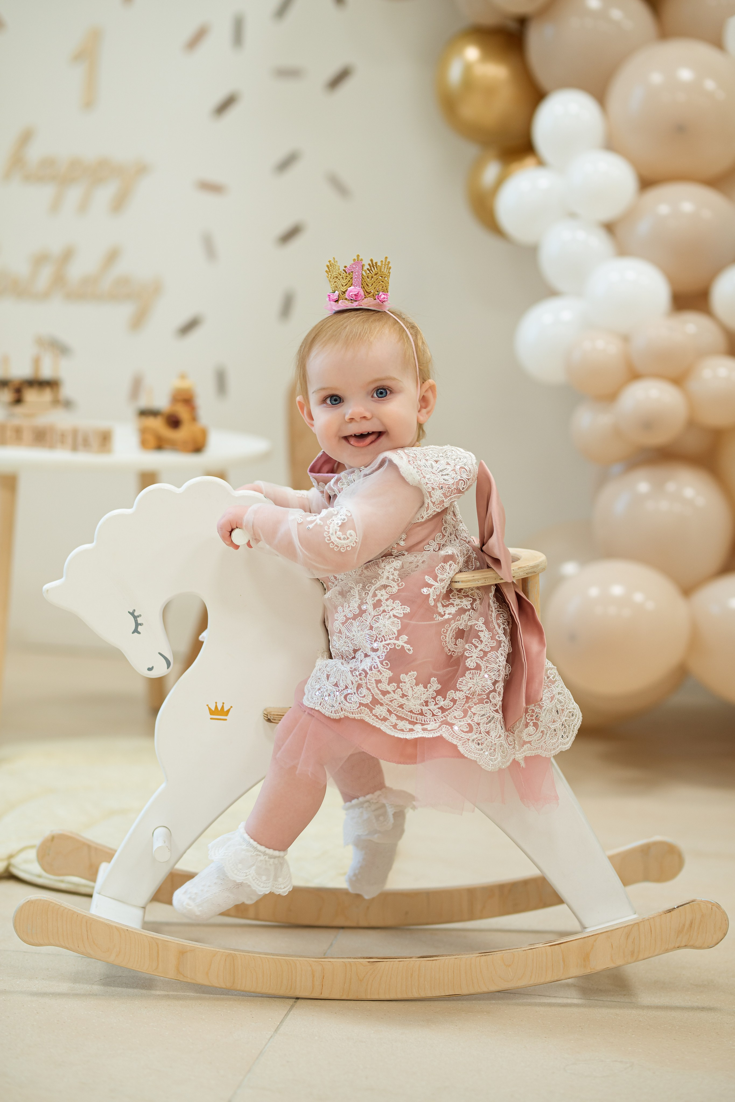 Полине 1 годик. Фотограф Таинств Крещения и Венчания в г. Курске