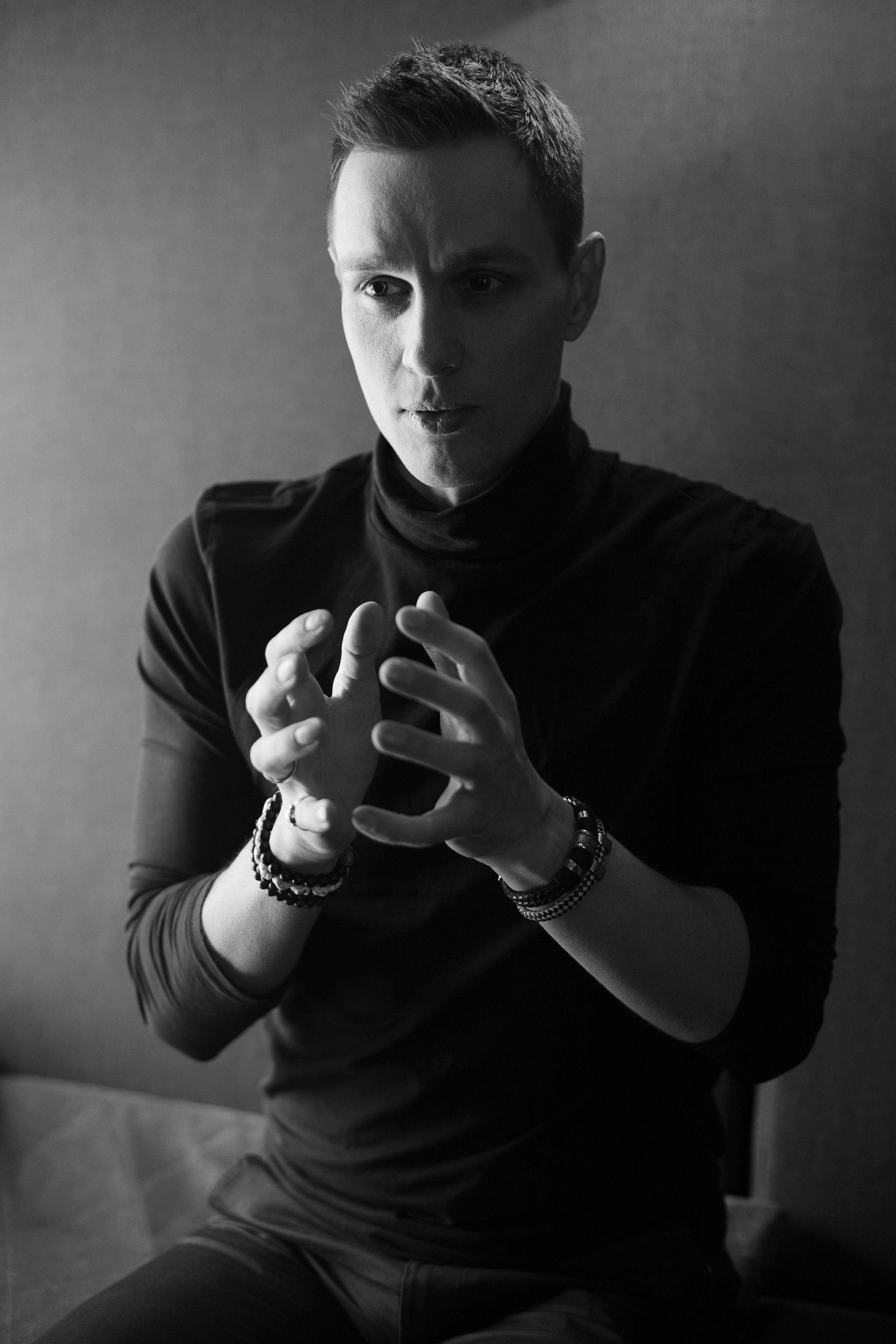 Илья Ларионов. иллюзионист. Психолог с фотоаппаратом Зимина Оксана