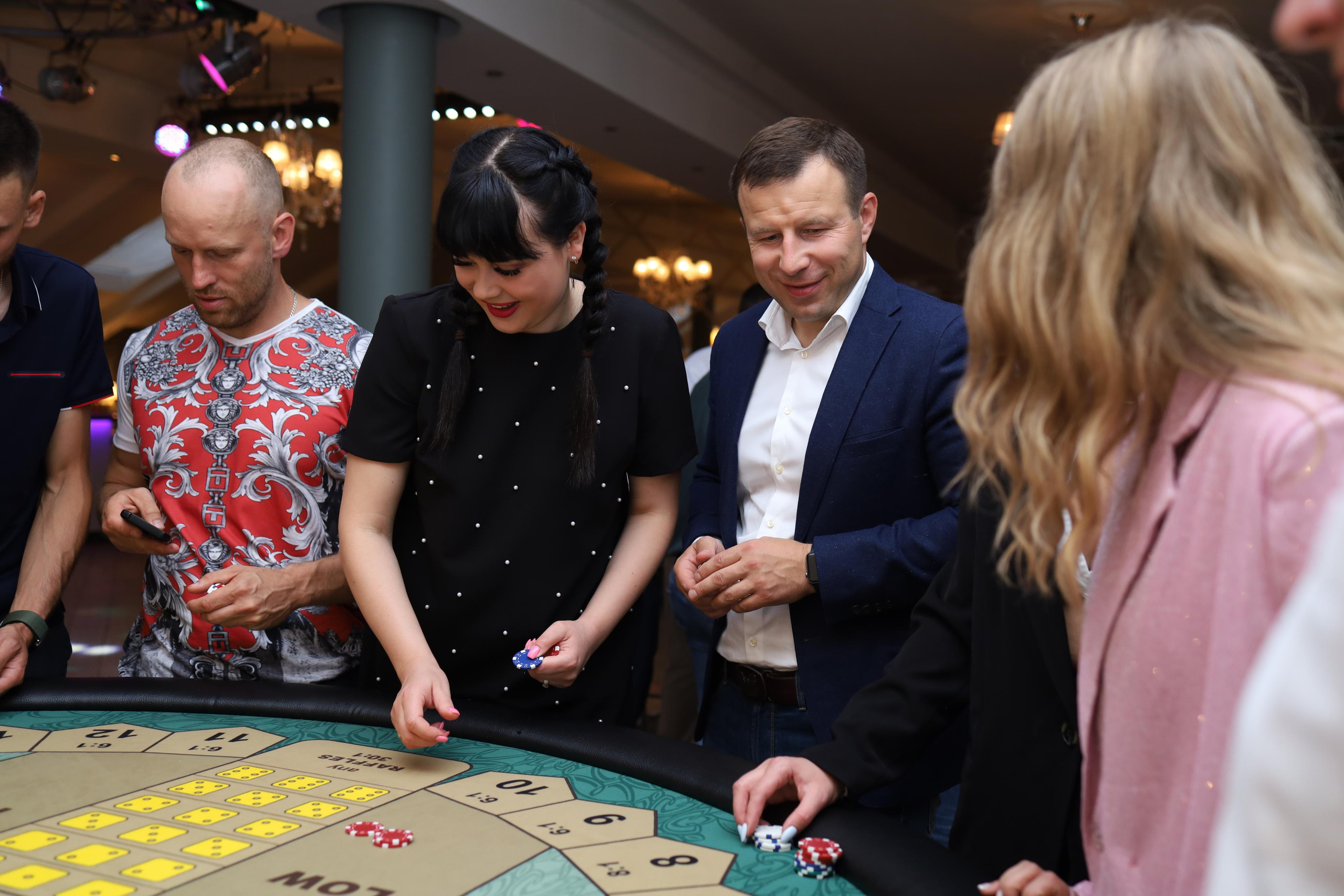 Event — агентство ФиШ корпоратив в стиле «Казино». Фотограф в Туле Аушева Юлия