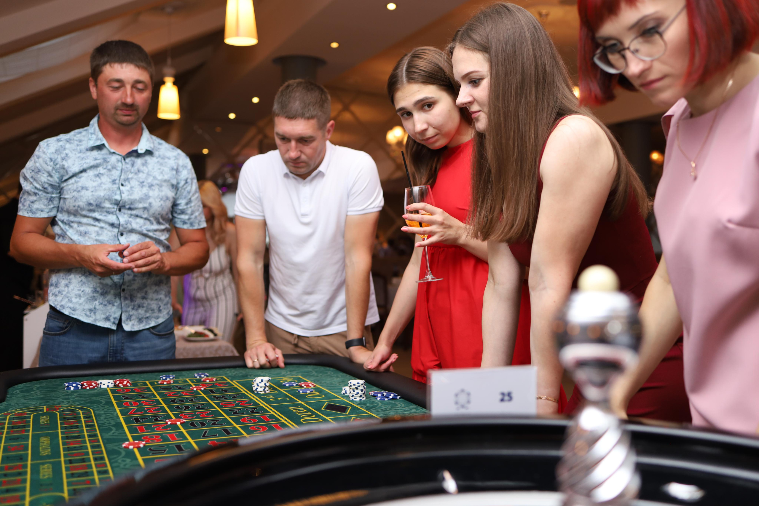 Event — агентство ФиШ корпоратив в стиле «Казино». Фотограф в Туле Аушева Юлия