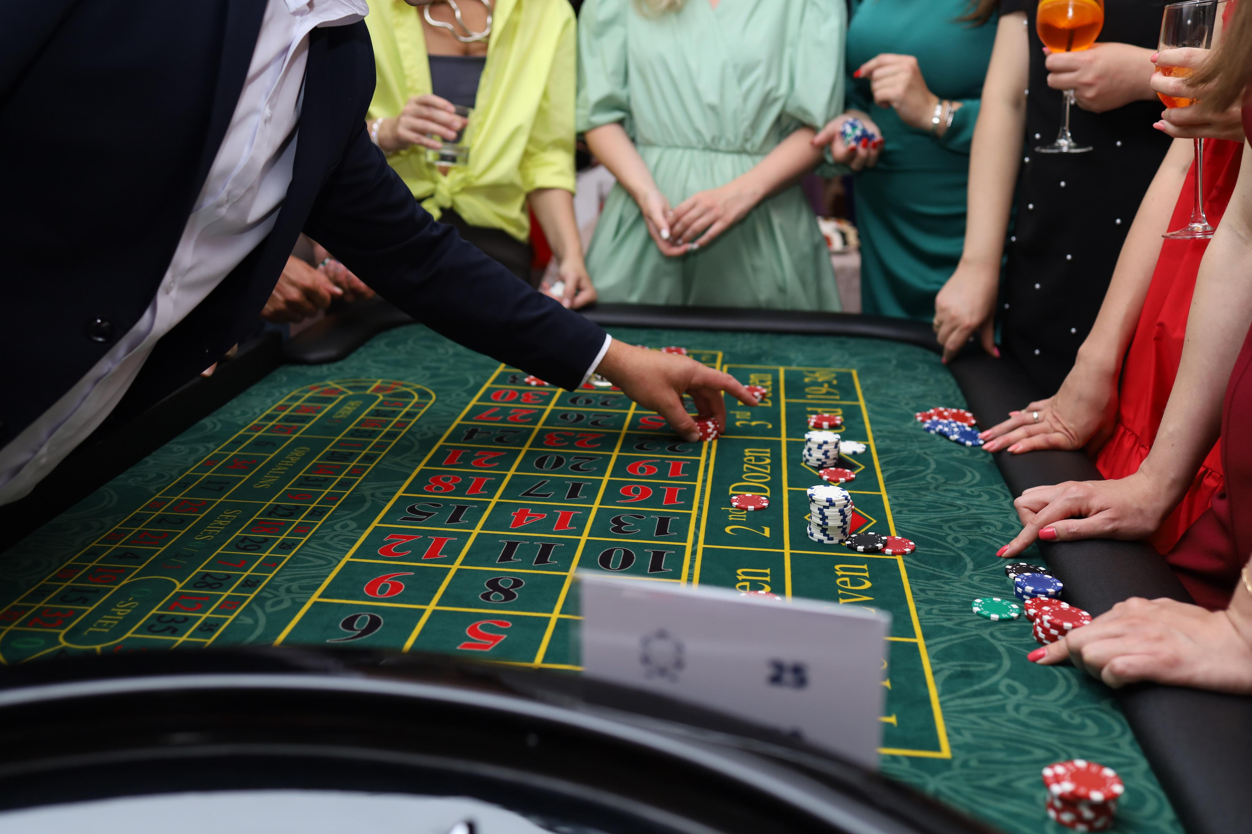 Event — агентство ФиШ корпоратив в стиле «Казино». Фотограф в Туле Аушева Юлия