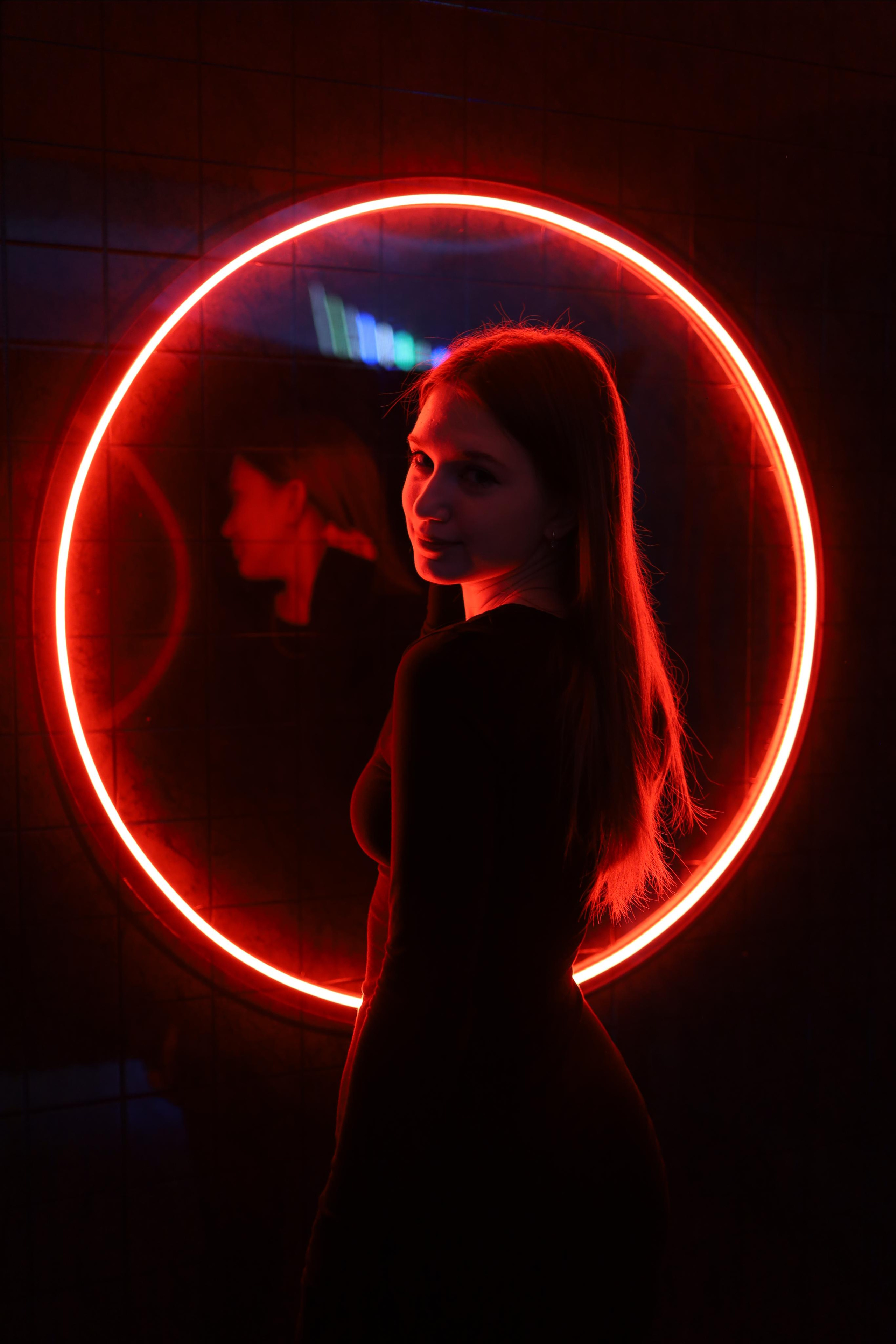 В неоне. Фотограф в Туле Аушева Юлия