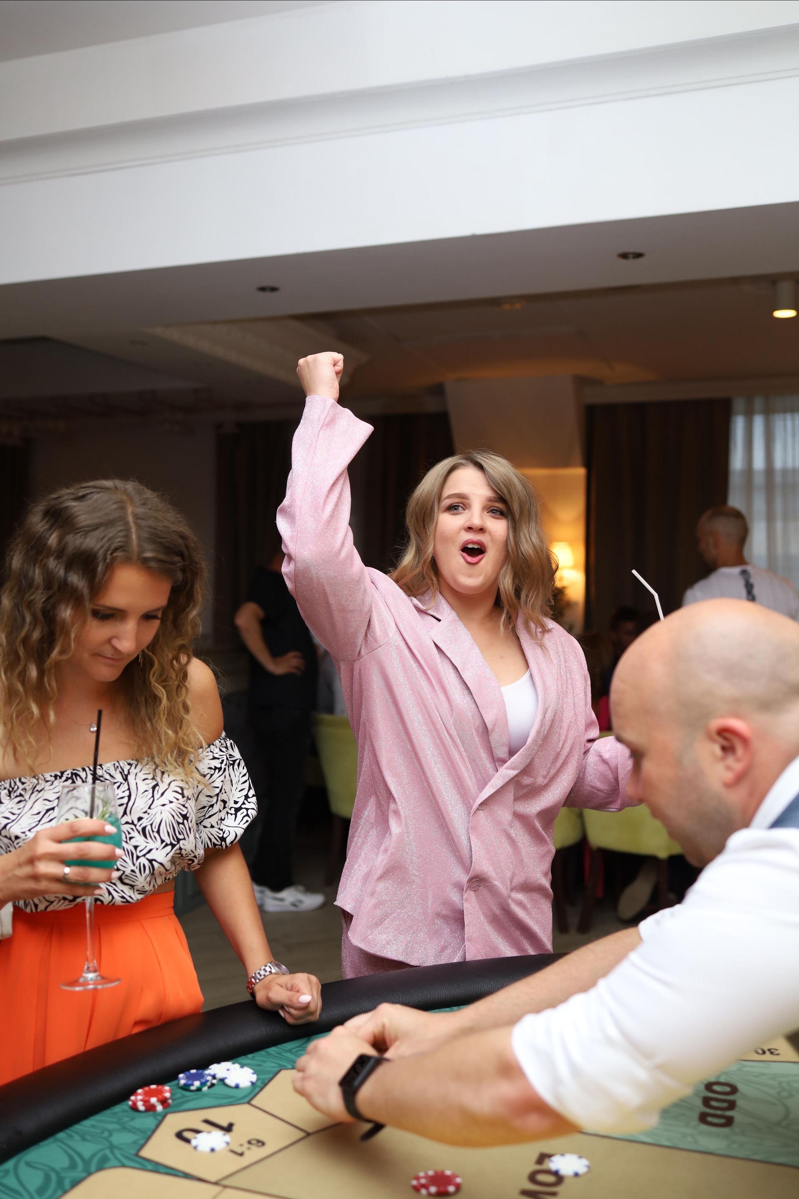 Event — агентство ФиШ корпоратив в стиле «Казино». Фотограф в Туле Аушева Юлия