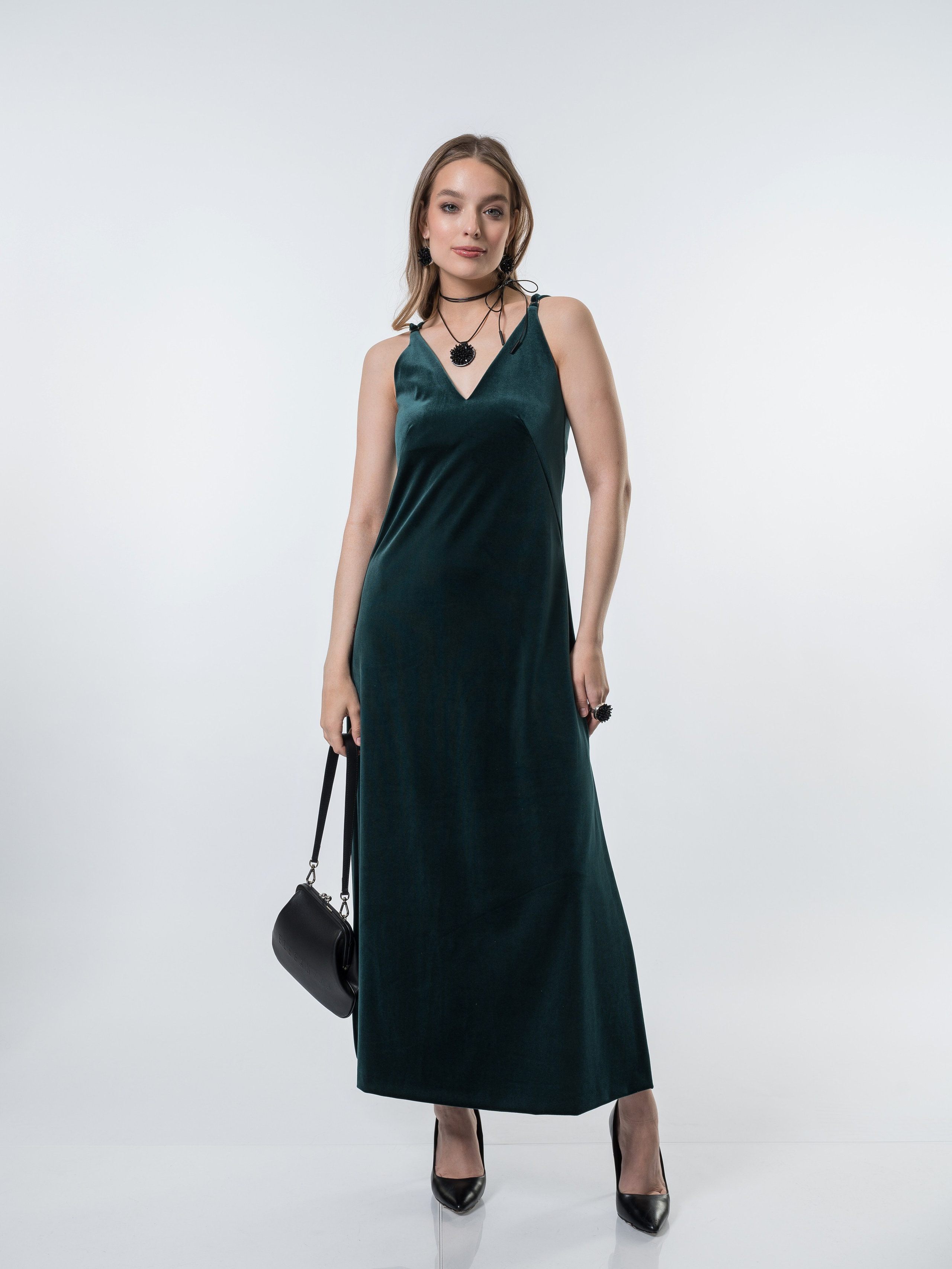 Каталог Девушки. Студия рекламной и предметной съемки товаров WELKO Studio