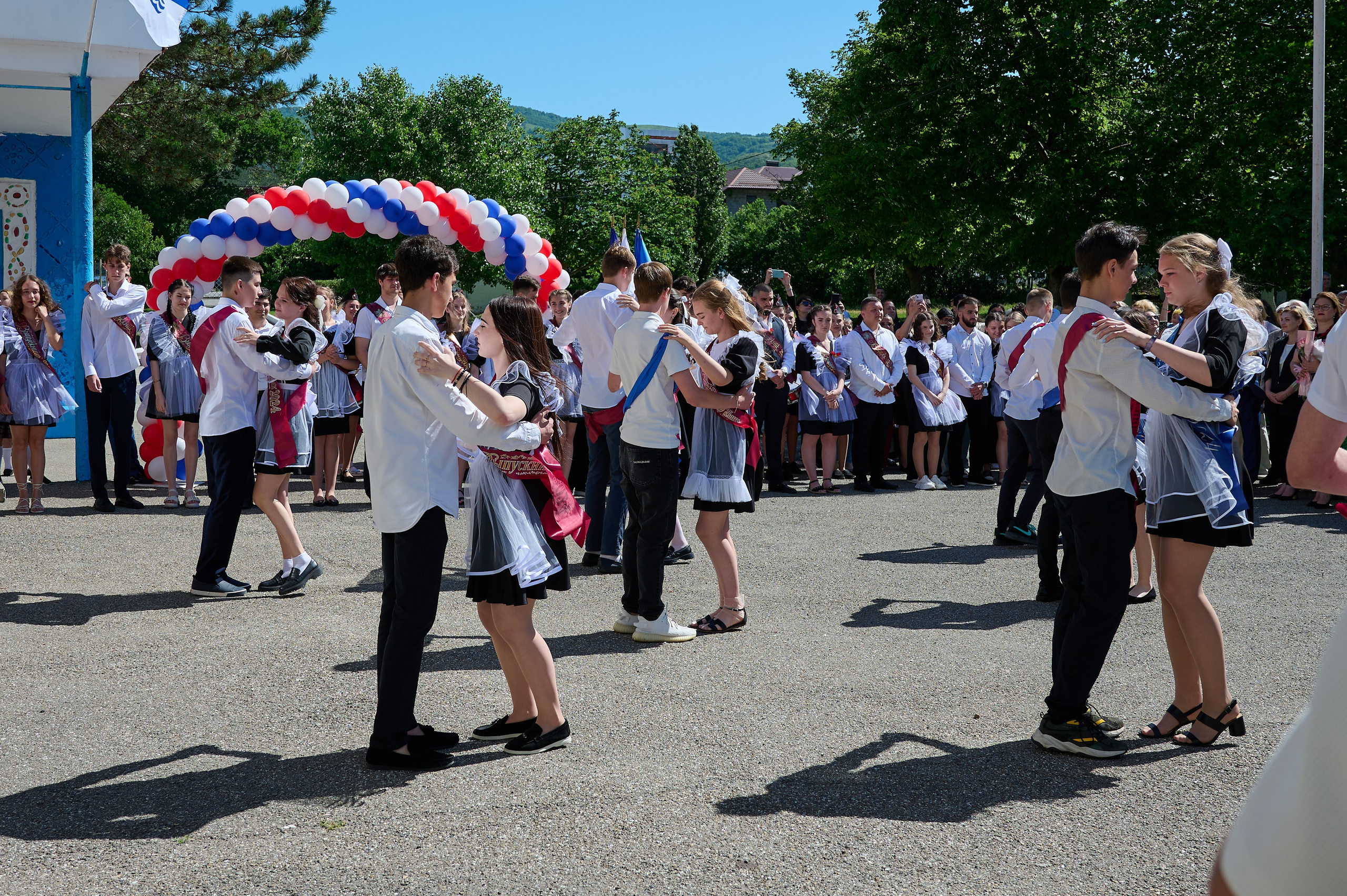 Последний звонок. Жизнь курорта Кабардинка в фотографиях