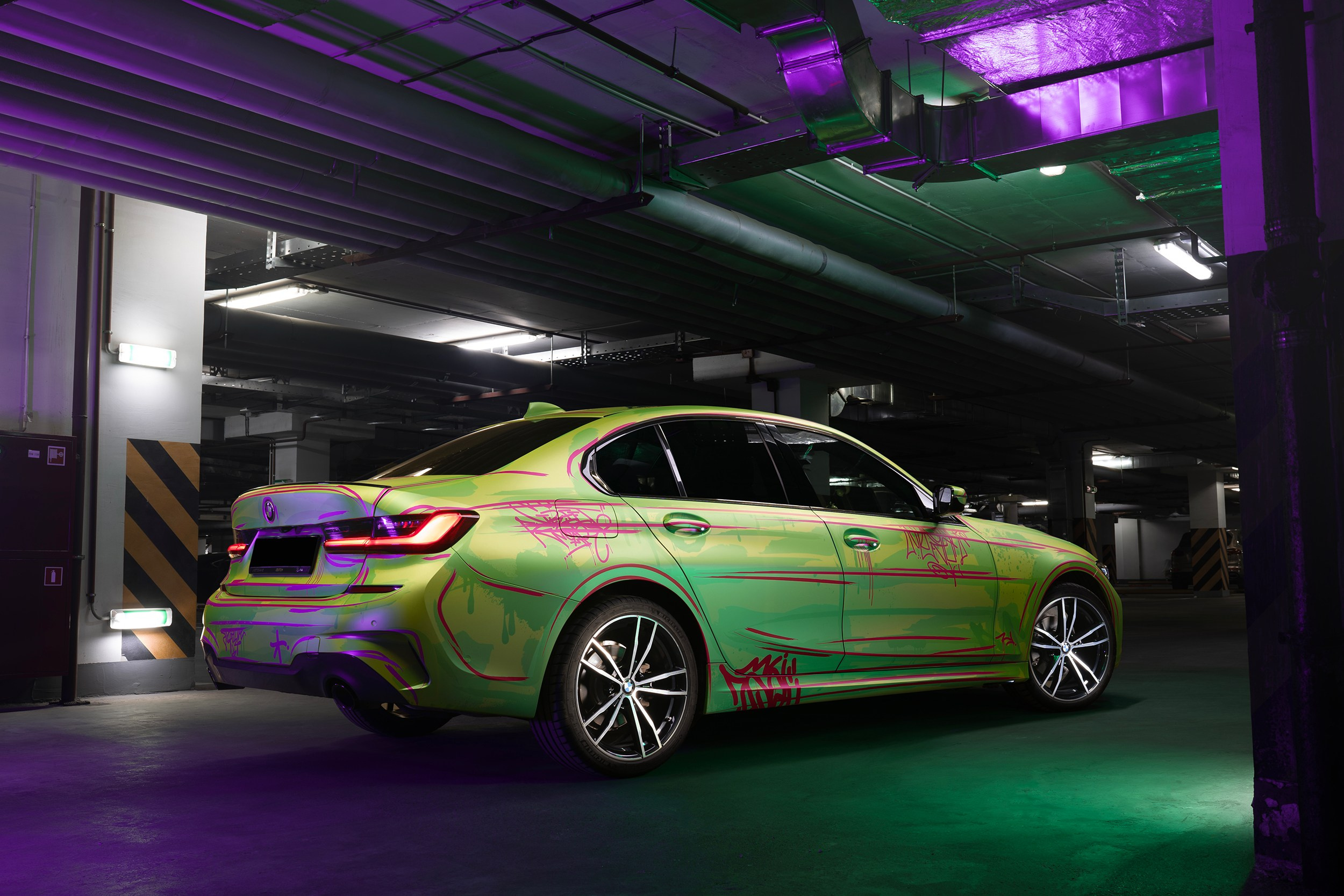 Винилография на BMW 3 G20. Студия дизайна и оклейки авто Barmaley Design