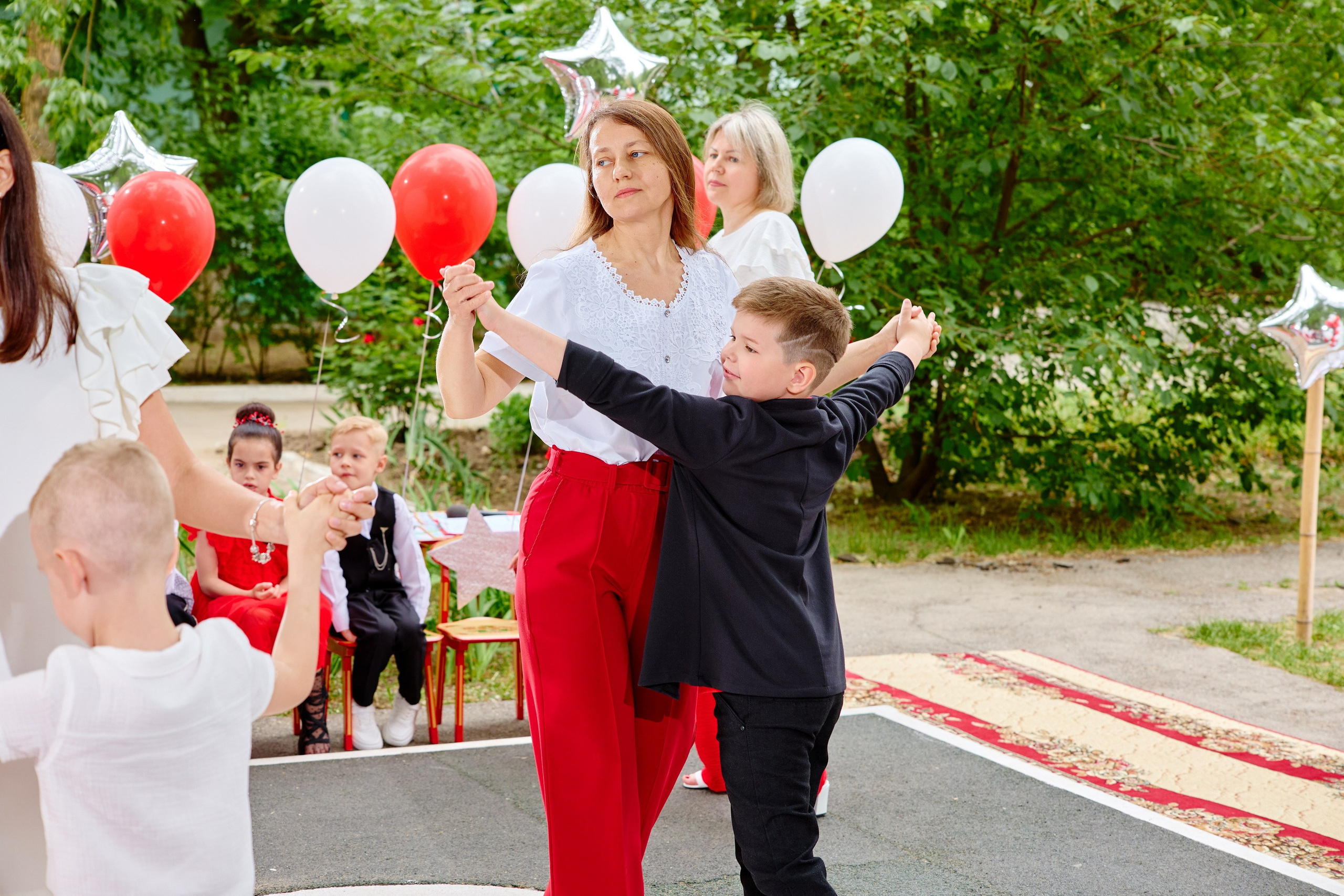 Выпускной 45 сад. Фотограф Выпускные альбомы Таганрог Сергей Коробченко