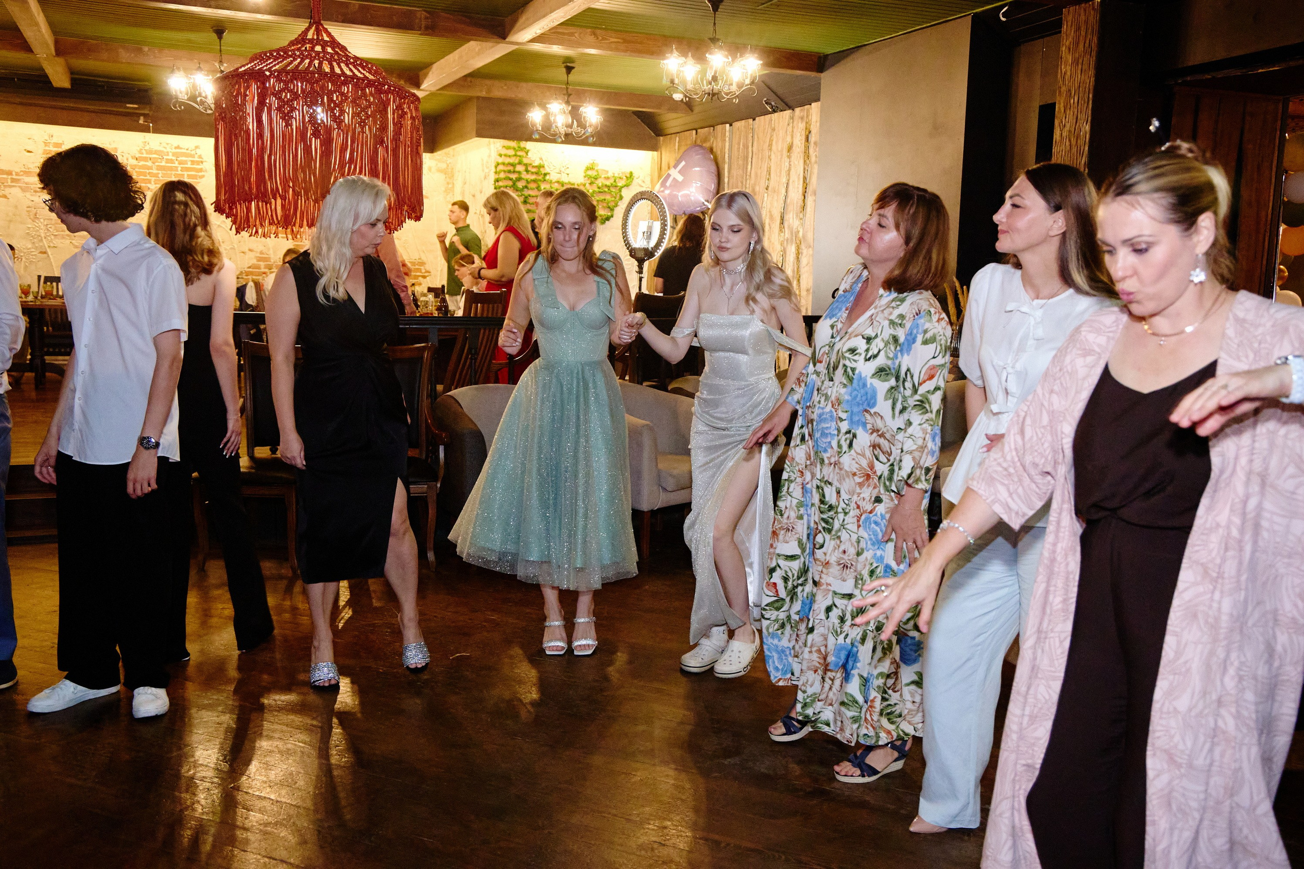 Выпускной 35 Сош. Фотограф Выпускные альбомы Таганрог Сергей Коробченко