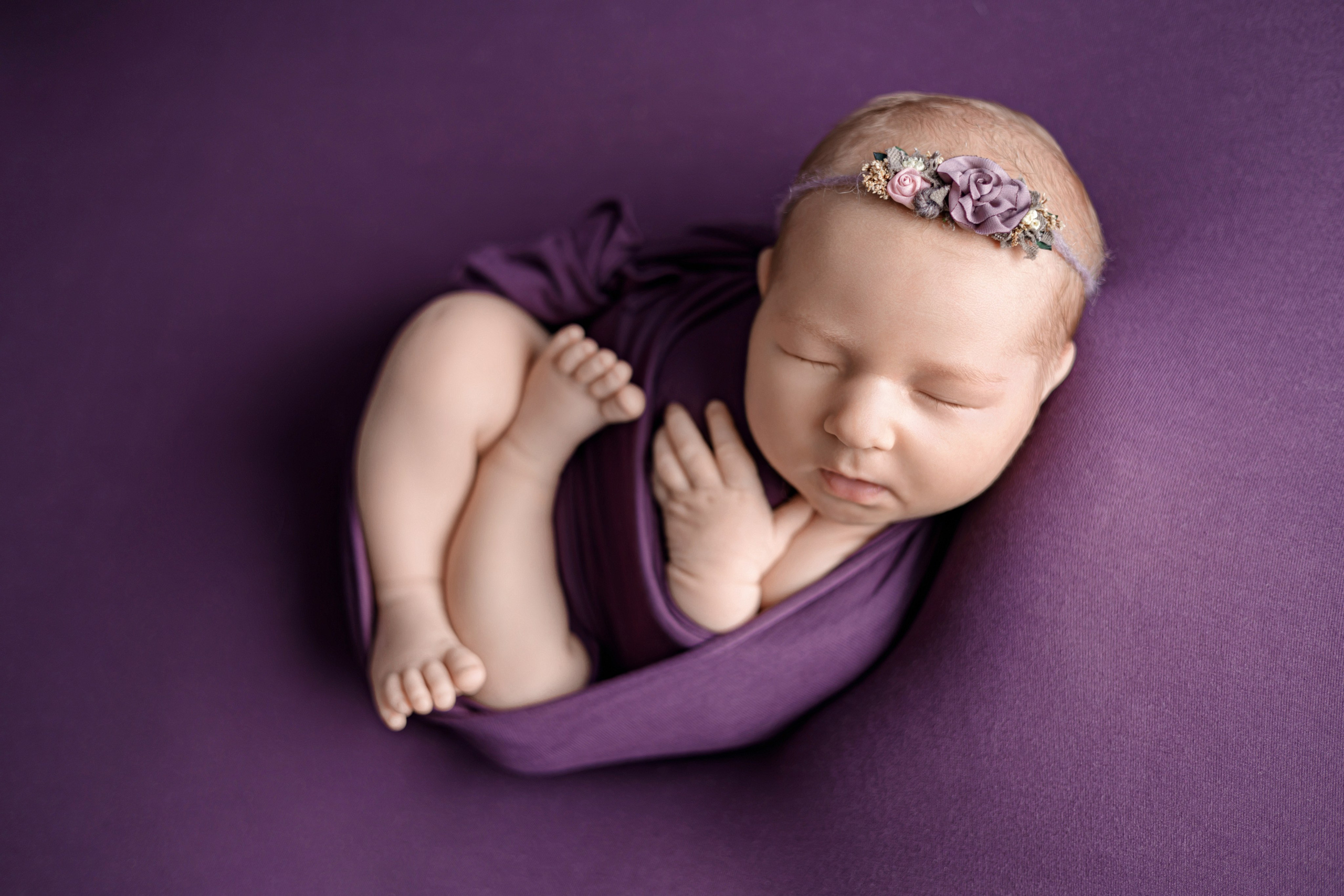Виолетта. Евгения Горбунова фотограф новорожденных в Новом Уренгое