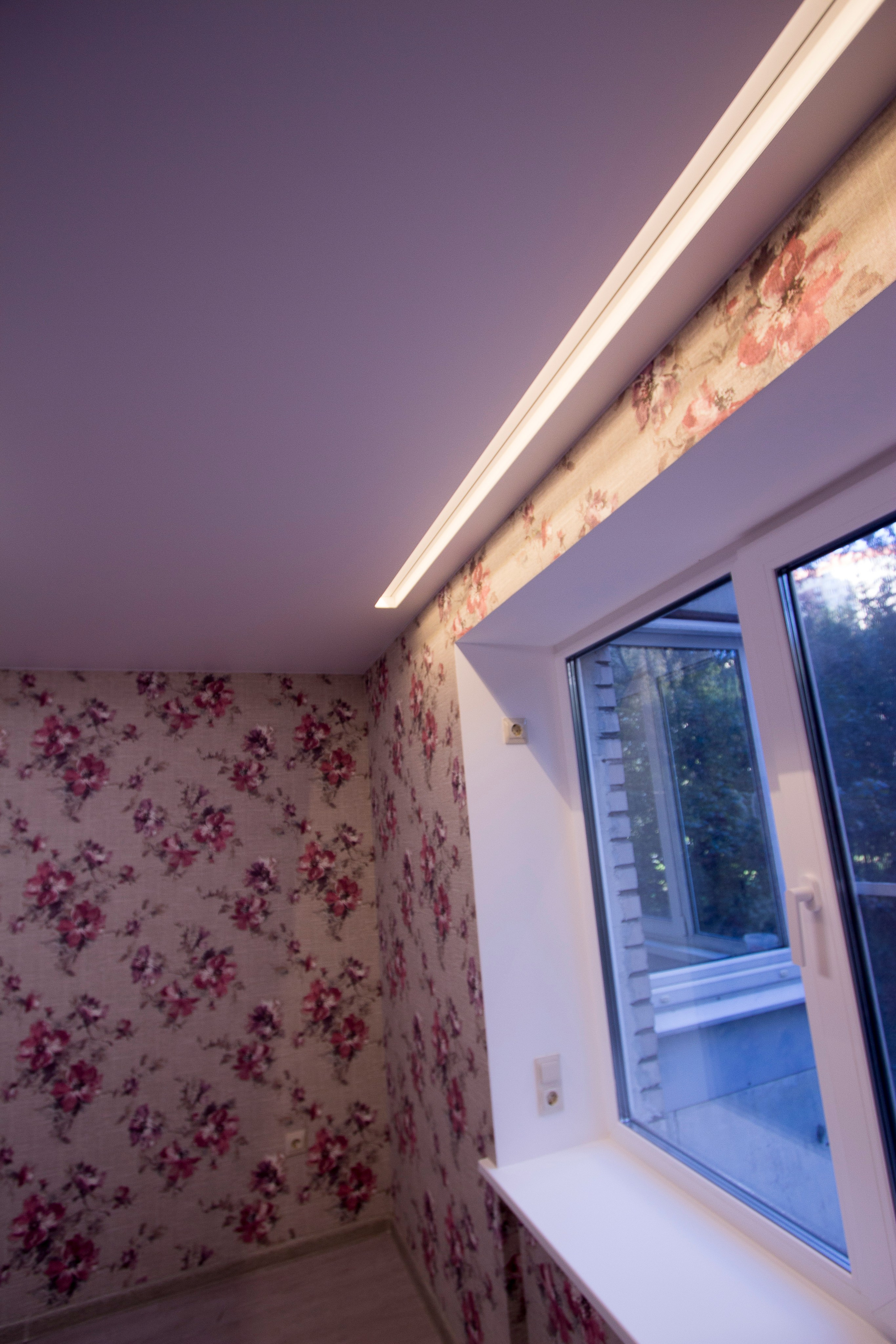 Красивые обои в спальной