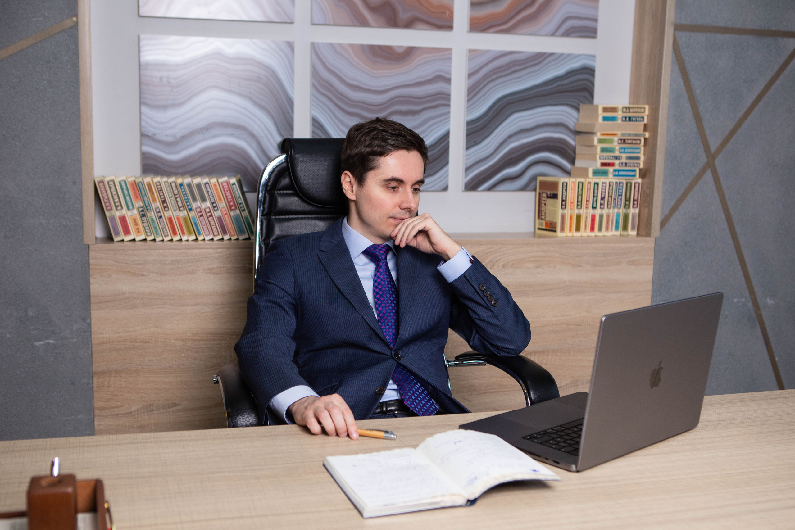 BUSINESS PORTRAIT | DENIS. Фотограф Абакумова Анастасия