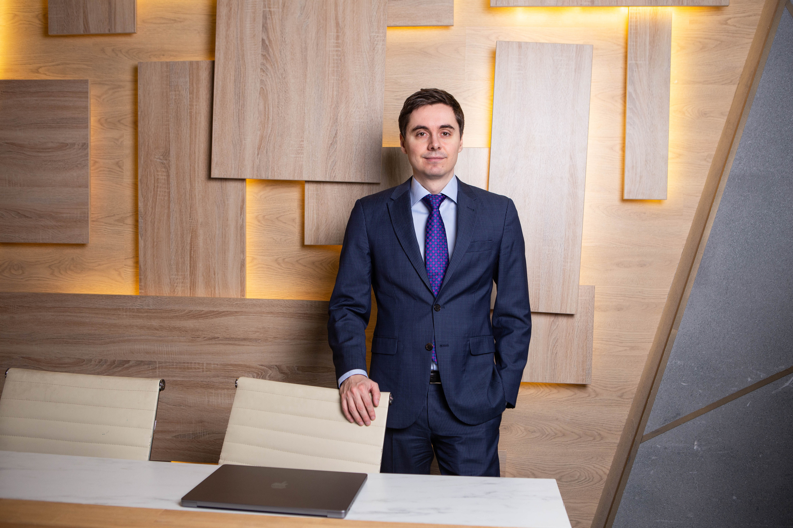 BUSINESS PORTRAIT | DENIS. Фотограф Абакумова Анастасия