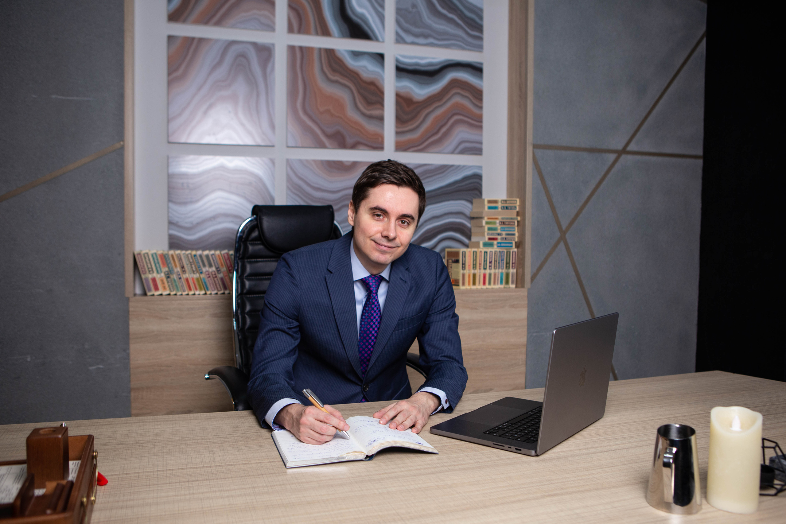 BUSINESS PORTRAIT | DENIS. Фотограф Абакумова Анастасия