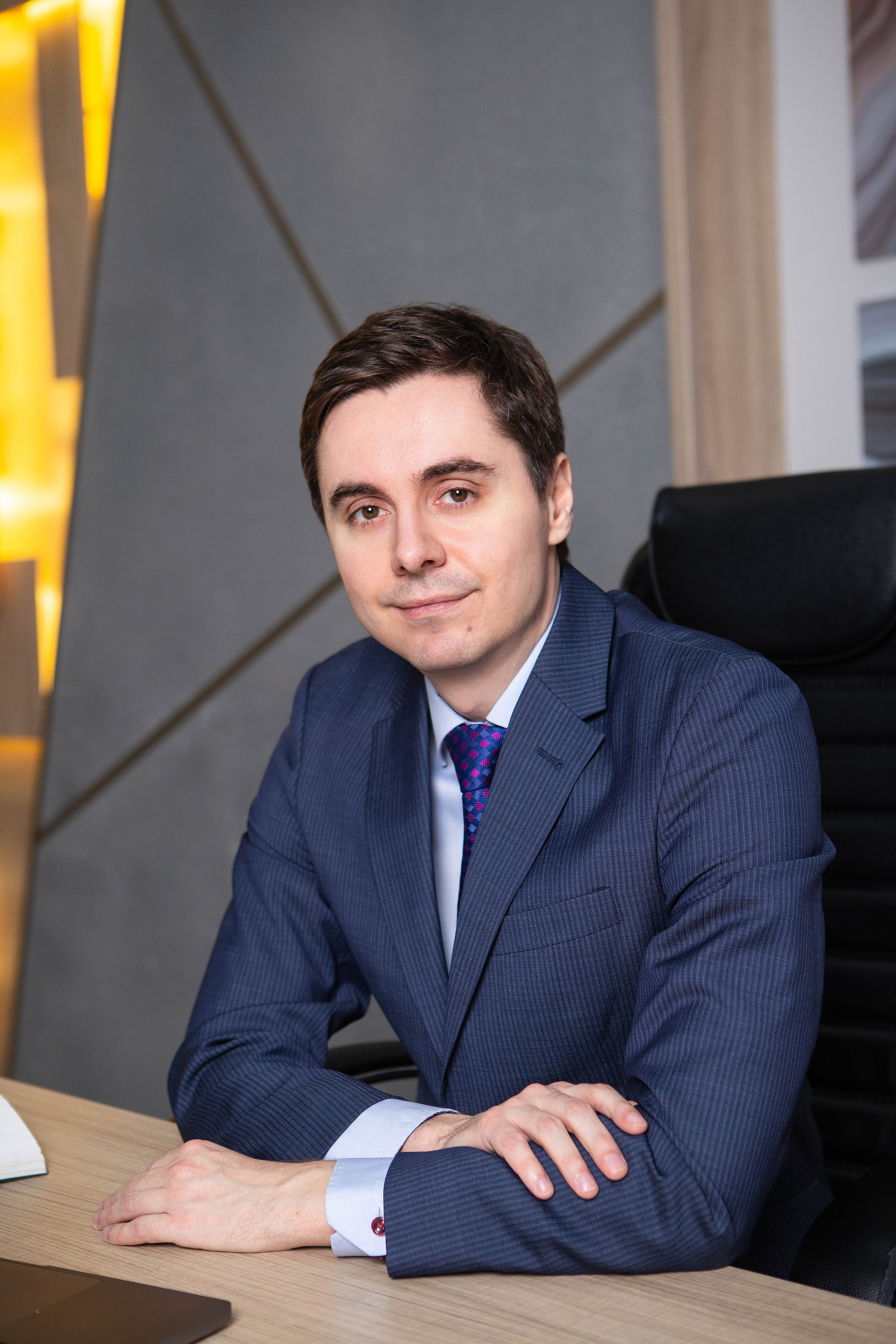 BUSINESS PORTRAIT | DENIS. Фотограф Абакумова Анастасия