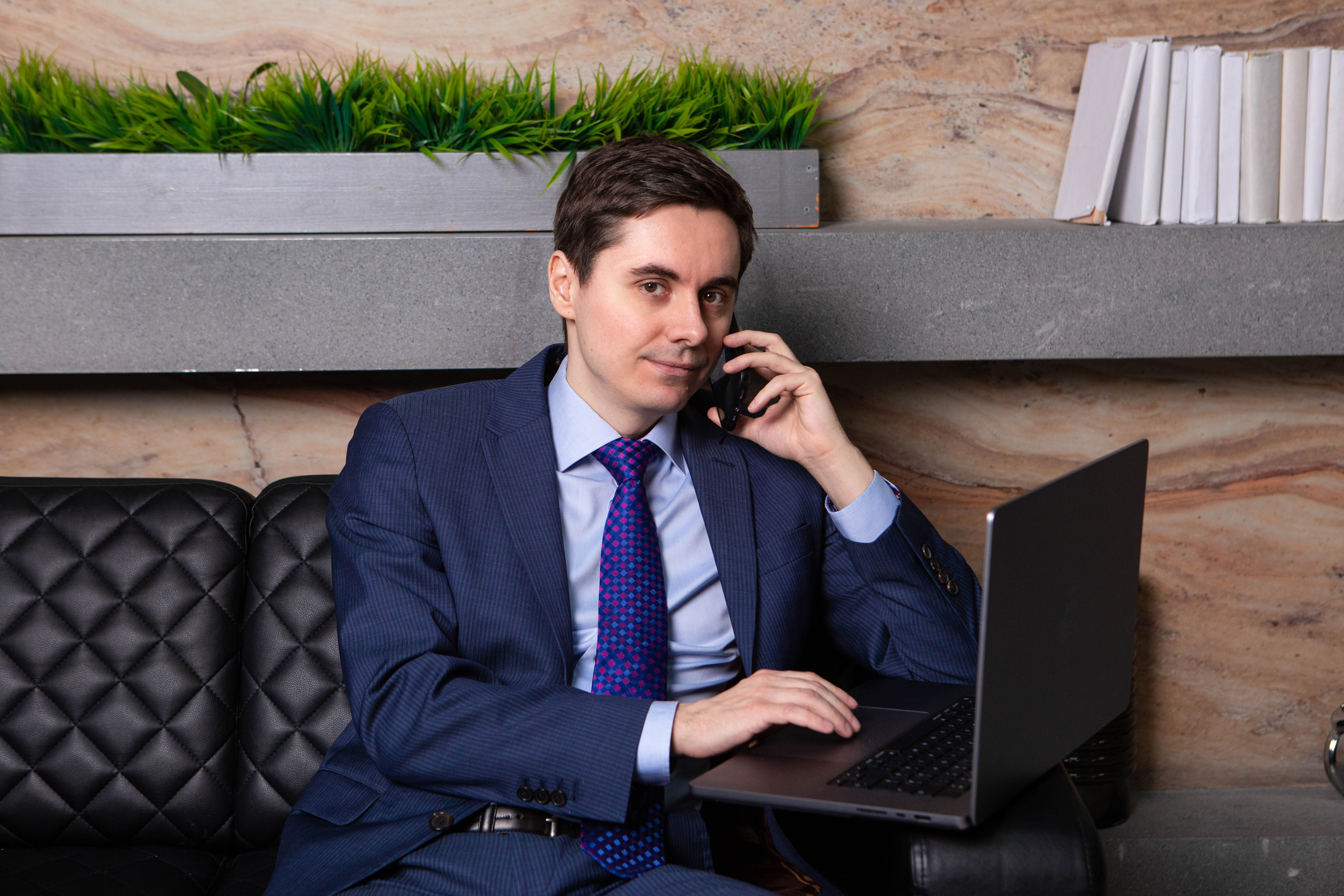 BUSINESS PORTRAIT | DENIS. Фотограф Абакумова Анастасия