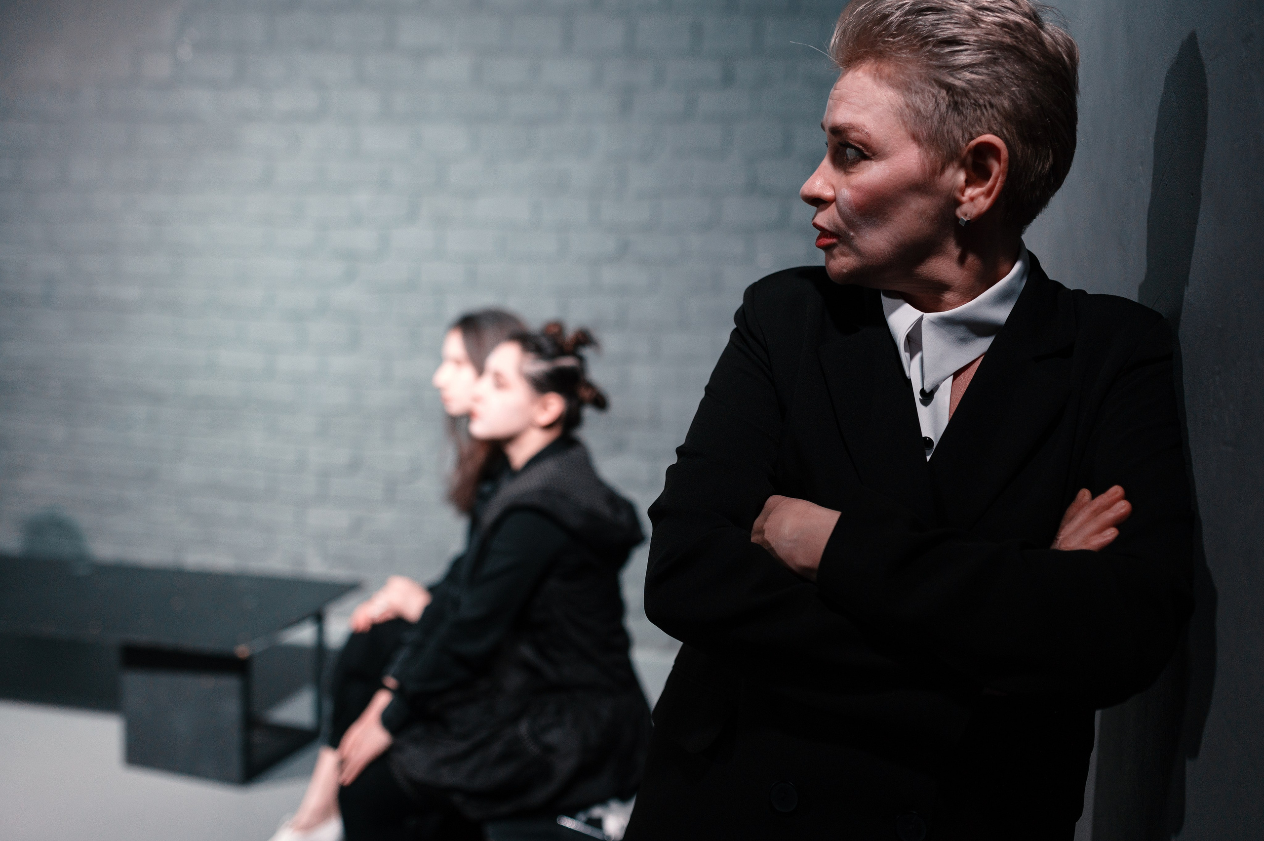 Спектакль «ЧЕЛОВЕЧКИ». Арт-пространство «Свои». Профессиональная фотосессия в Краснодаре | Фотограф Денис Труфанов