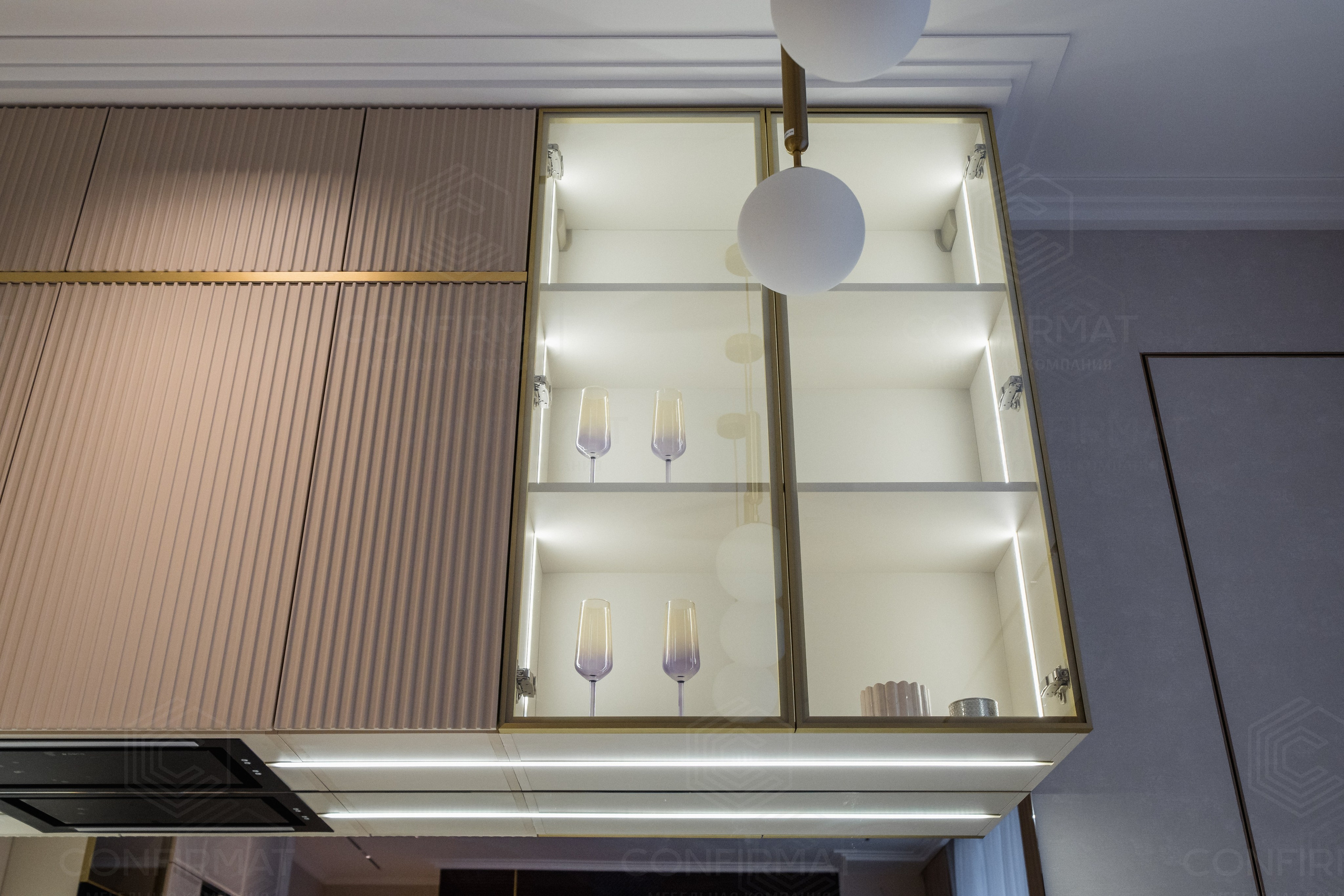 Кухне в цвете «крем Сабайон». Мебель на заказ