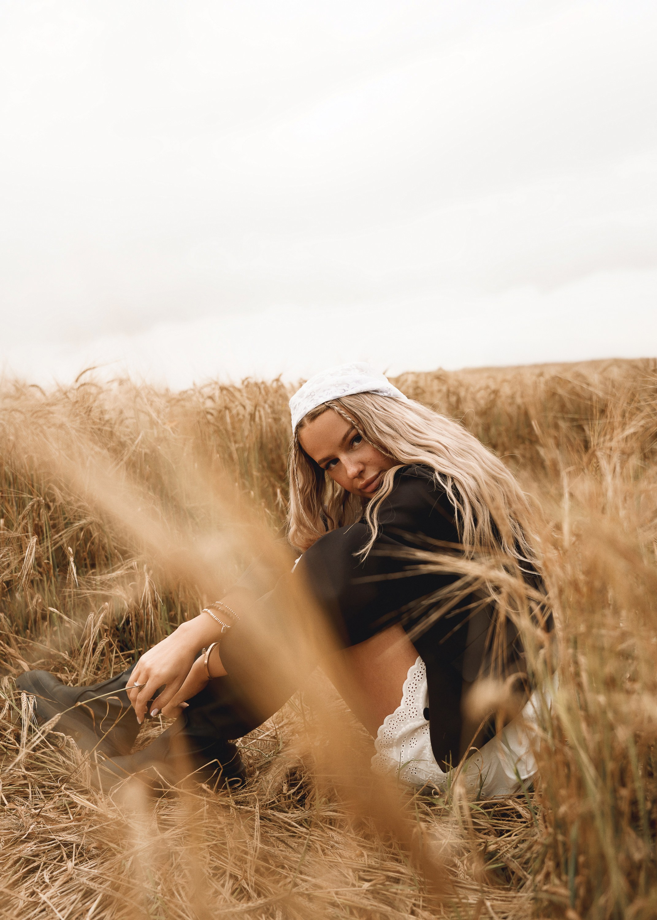 ПОЛЕ. Женский портрет