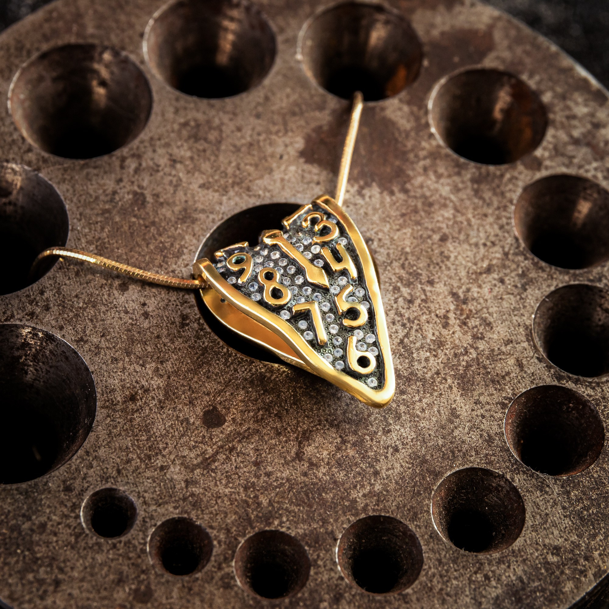 IRStudio: фотосъемка ювелирных изделий. Рекламный и предметный фотограф Марченков Антон