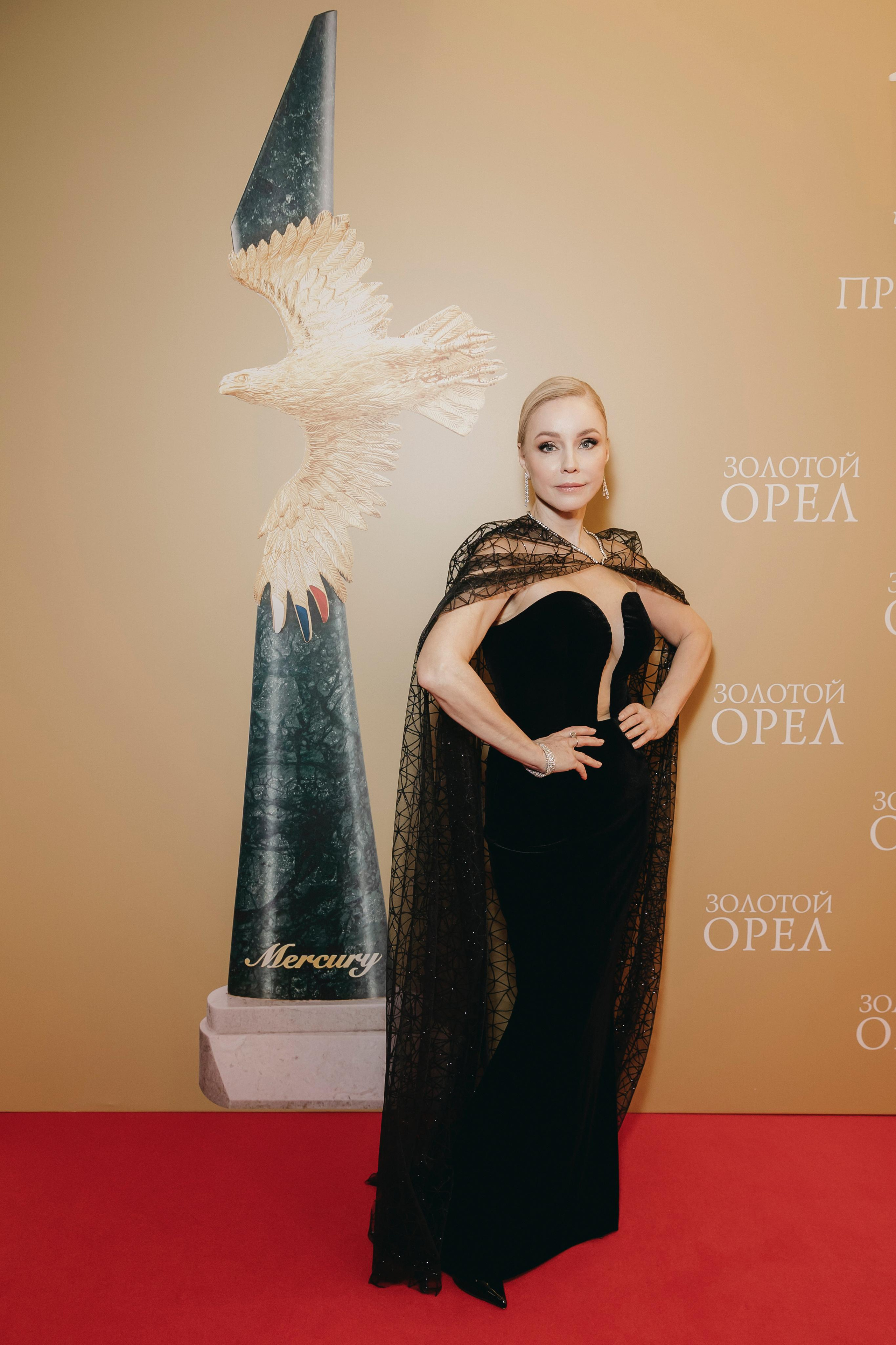 Марина Зудина на кинопремии "Золотой Орел" 2022 в Москве