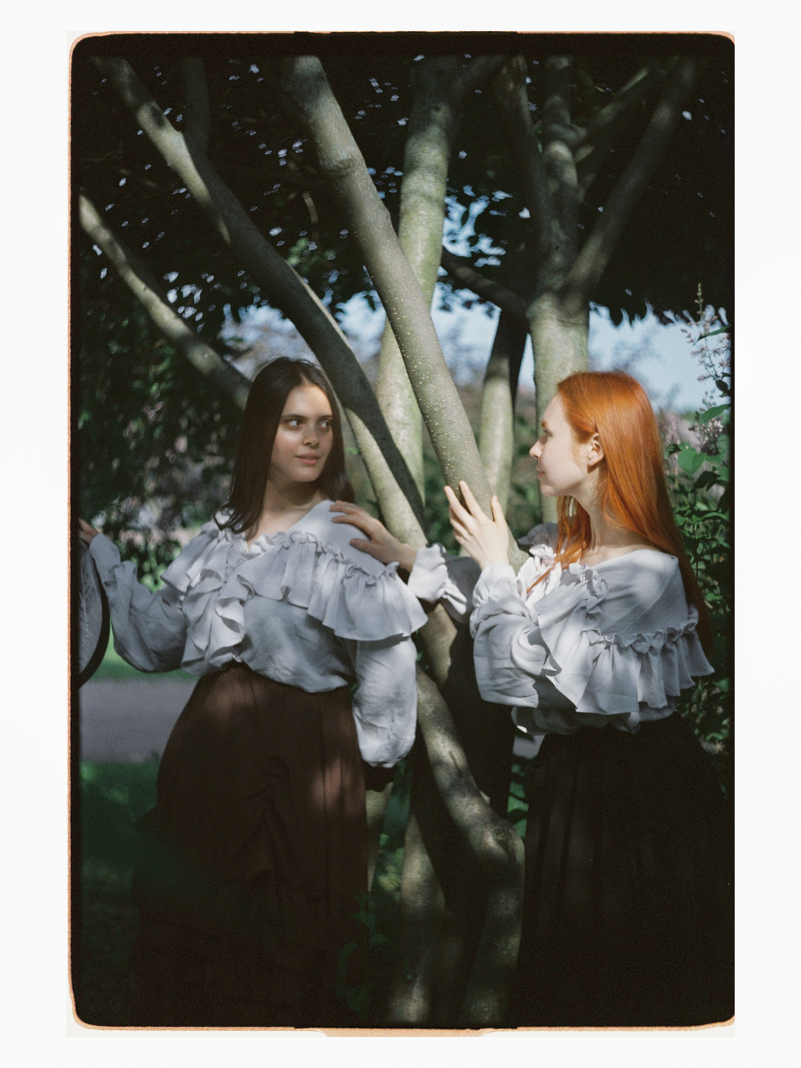 Фотосессия для подруг на плёнку 35 мм в Санкт-Петербурге. Светлана Гопанюк. Портретный фотограф. Санкт-Петербург. СПб