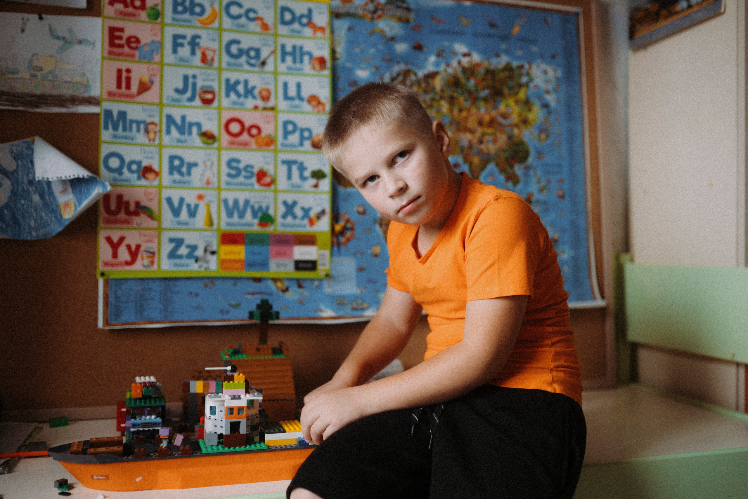 2024. Стрит-фотография, полная абсурда, идиотизма и красоты