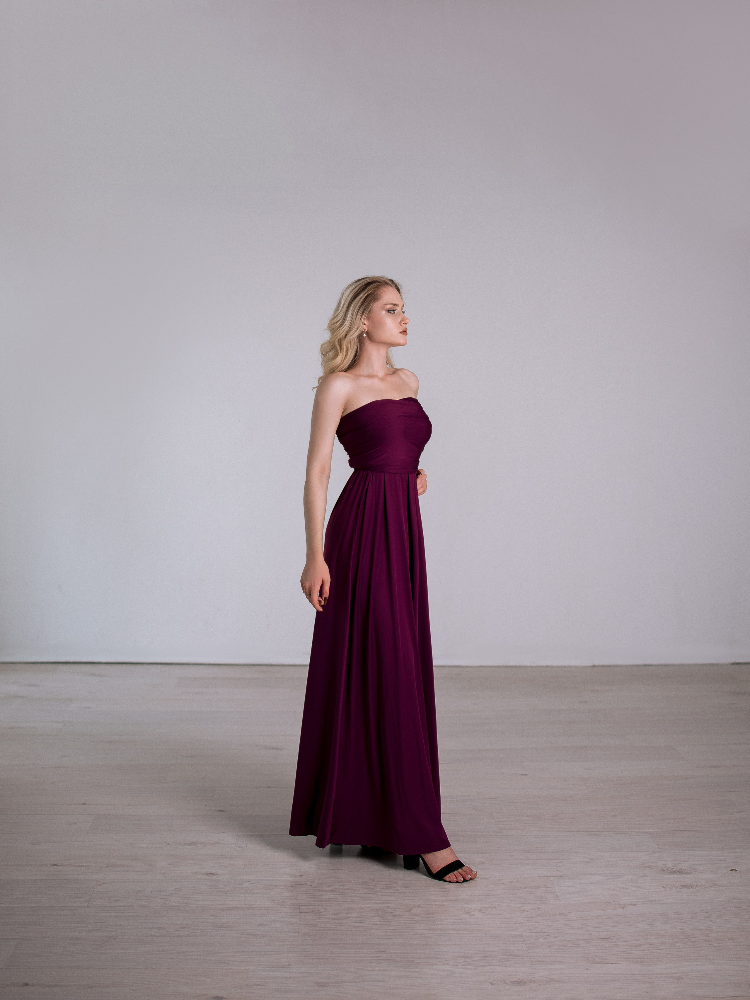 Прокат темно-фиолетового платья в пол для мероприятия в Севастополе