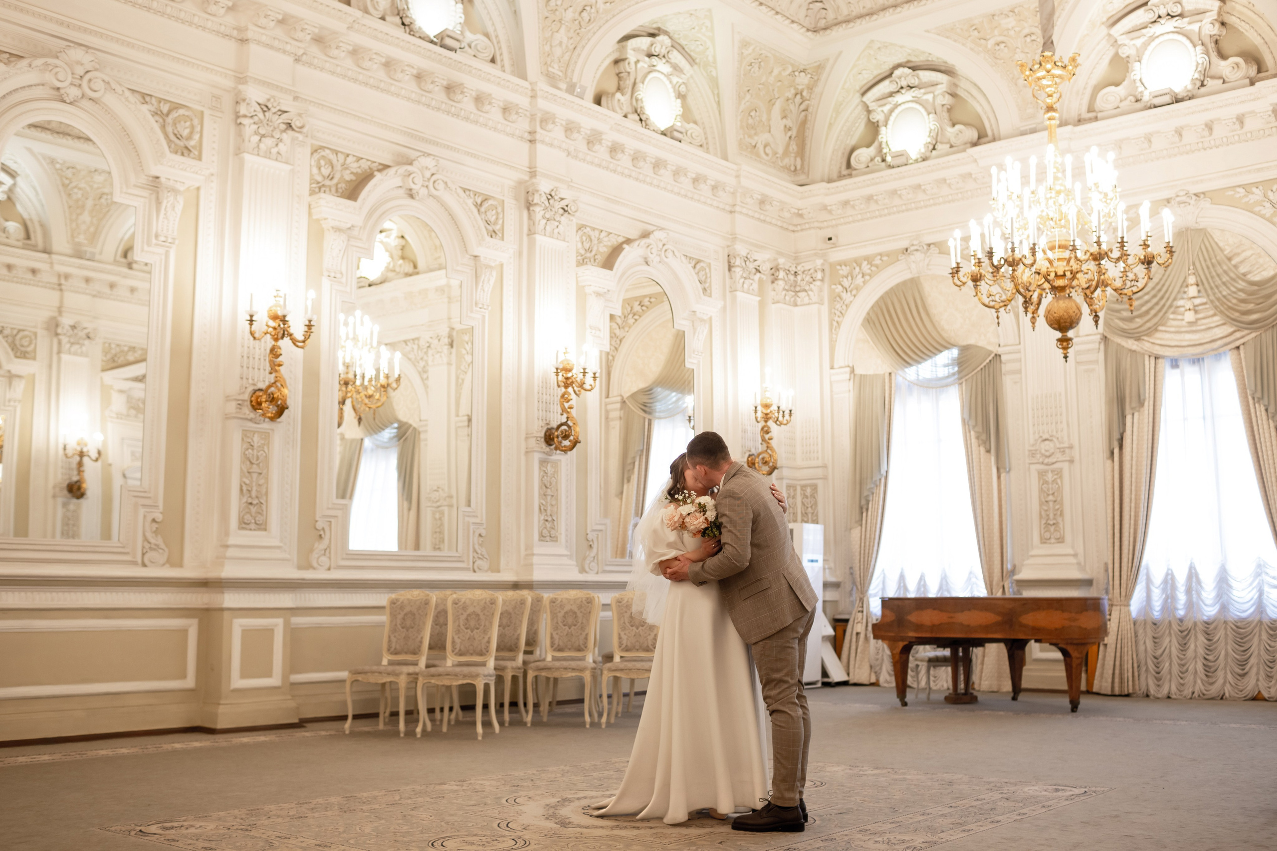 Большой зал для торжественной регистрации брака во дворце бракосочетания №1.