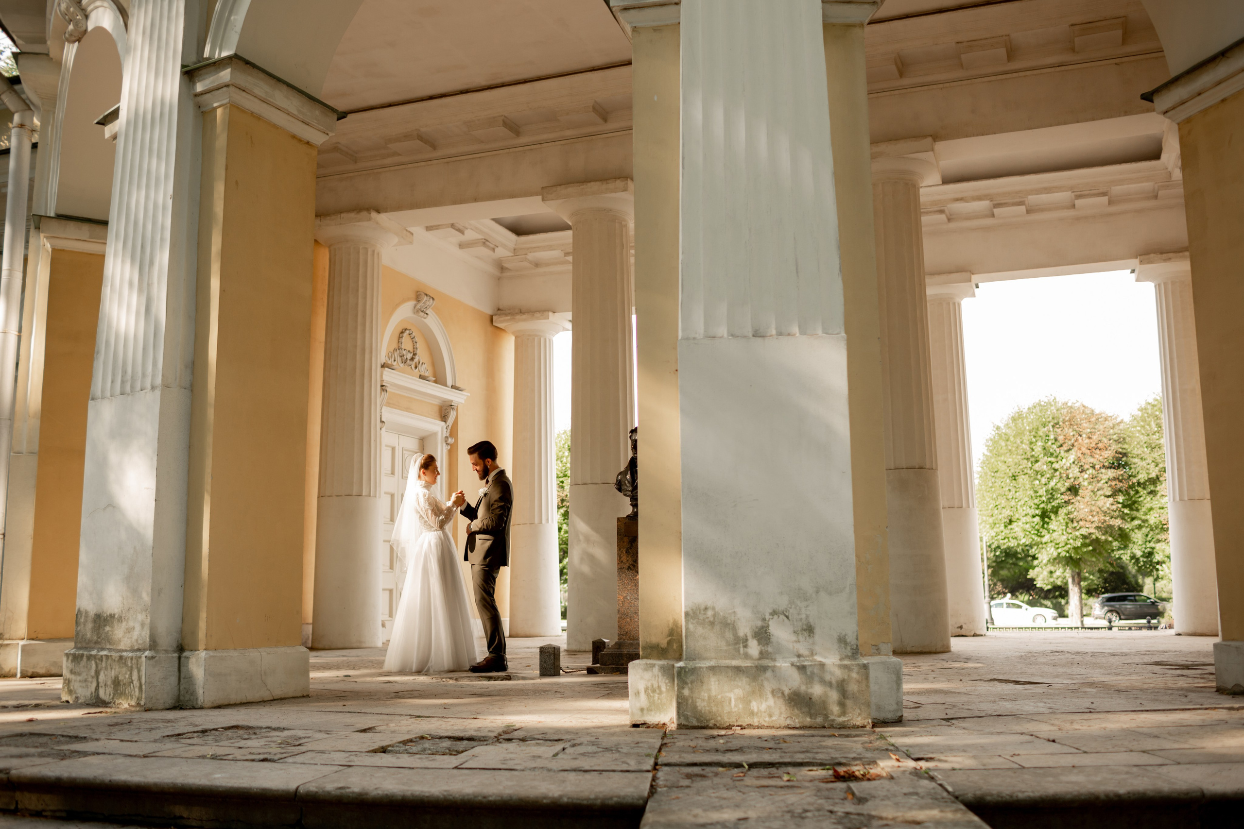 Свадебная фотопрогулка в Петербурге. Свадебный фотограф Кирилл Белый