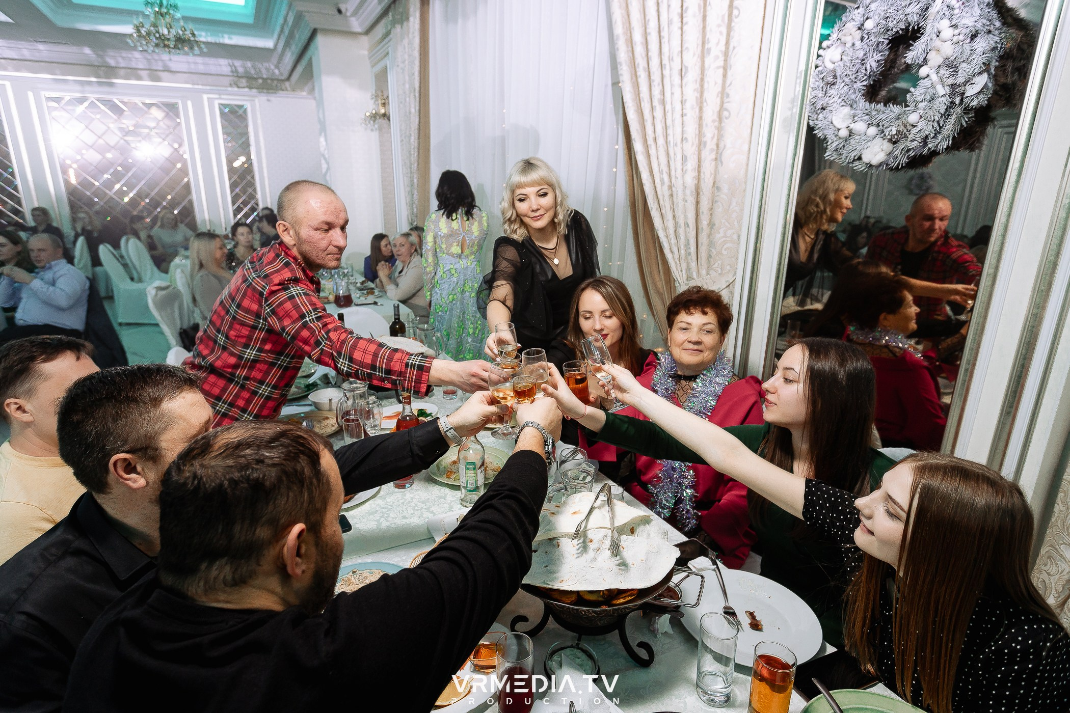 Новогодний вечер в ресторане «Лазурный Берег»